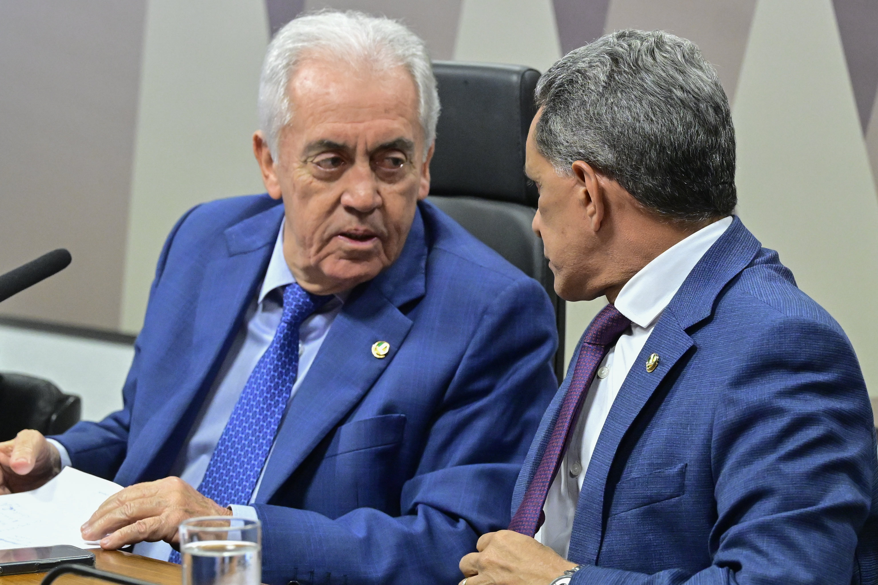 Vídeo: Senador do PL diz que Caetano ‘pegou em armas’ na ditadura e é corrigido em sabatina