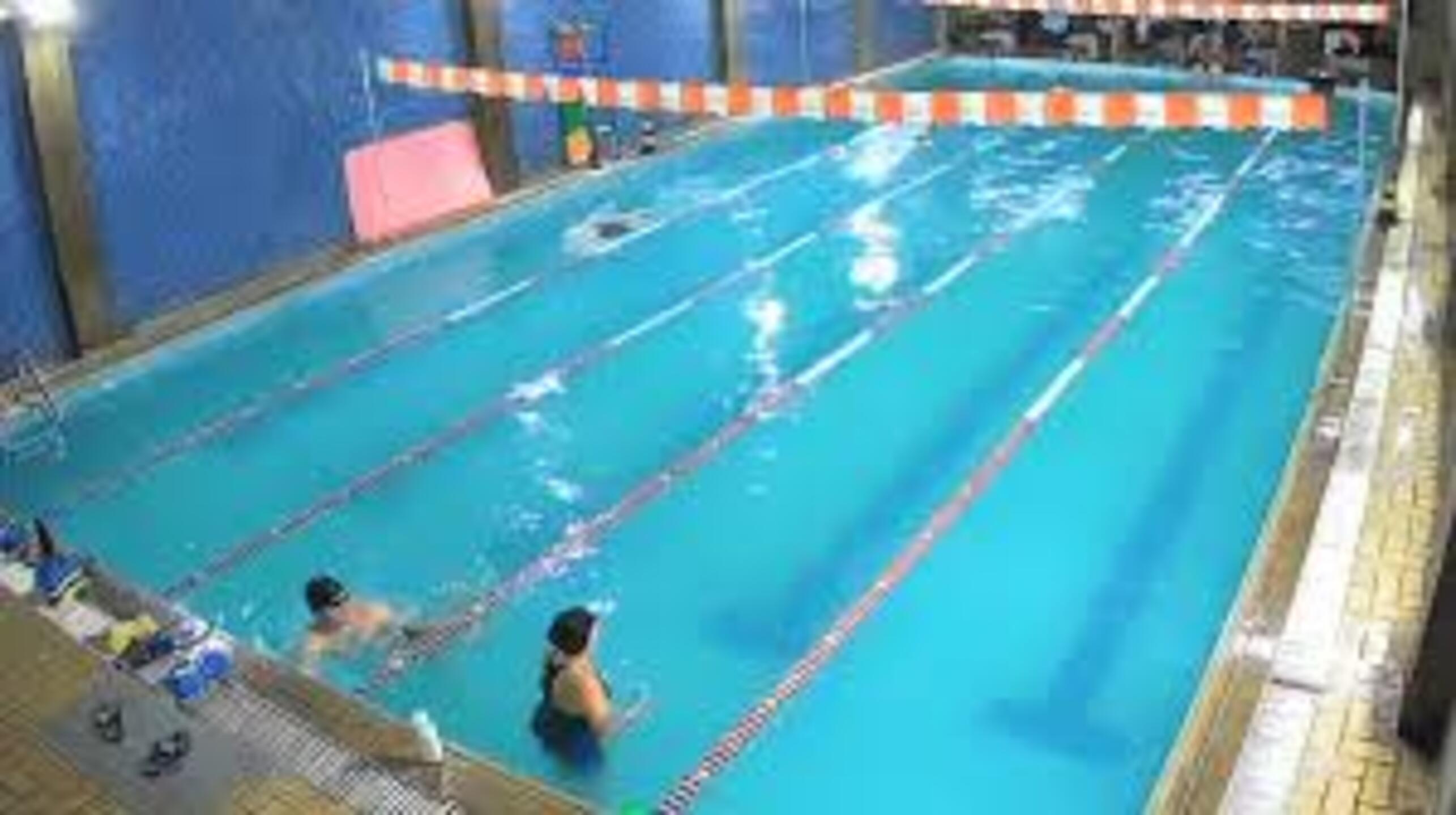 Laudo aponta lesões pulmonares graves em professora morta após nadar em academia em SP