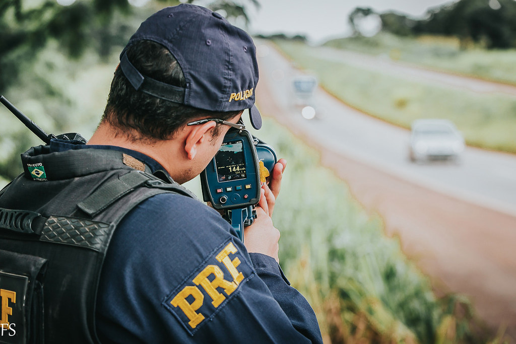 Senado analisa projeto que isenta comprador de veículo usado de pagar multas do antigo dono