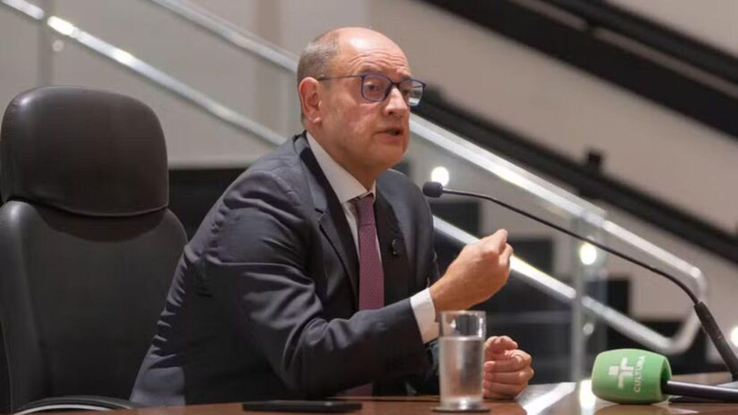 Governo interino do Rio vai propor à Alerj limite de 10% para cargos comissionados nas secretarias