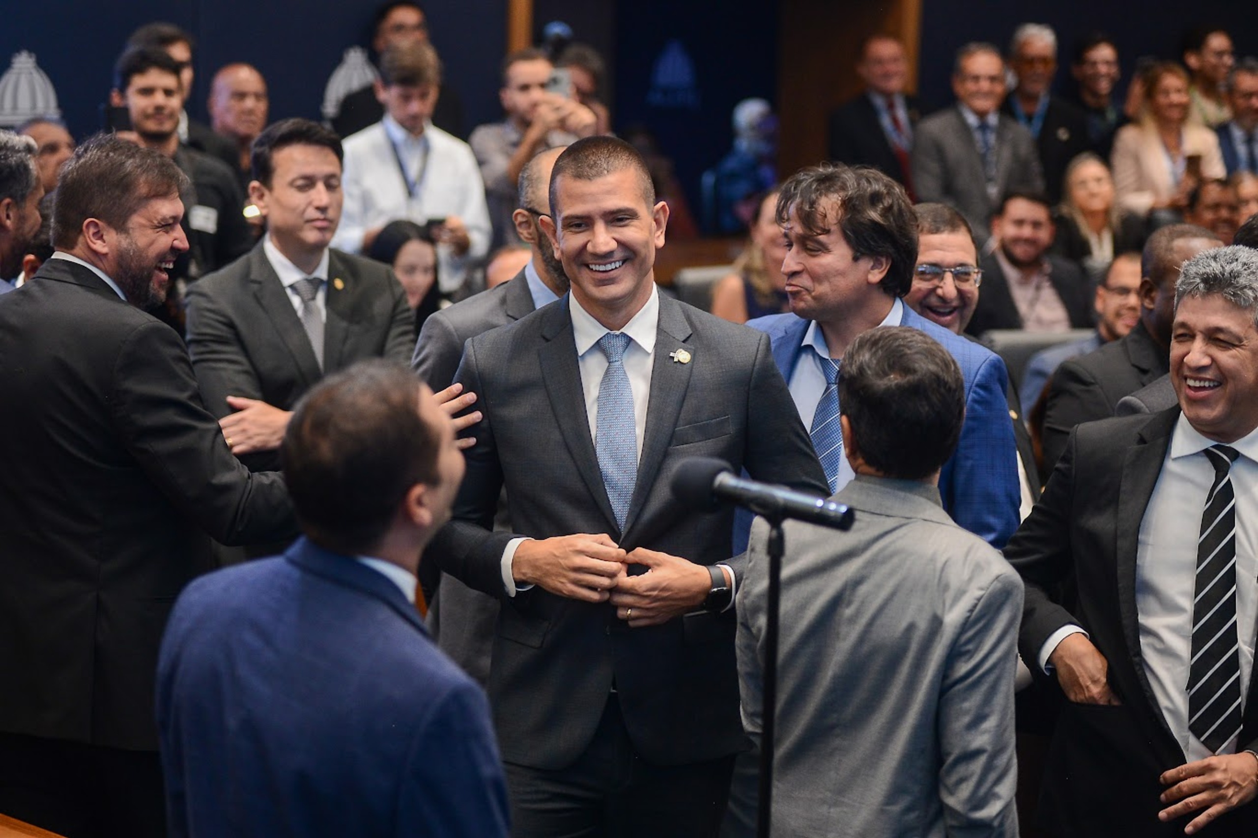 Após vitória na Alerj, Douglas Ruas articula diálogo com STF e governo estadual sobre sucessão no Rio