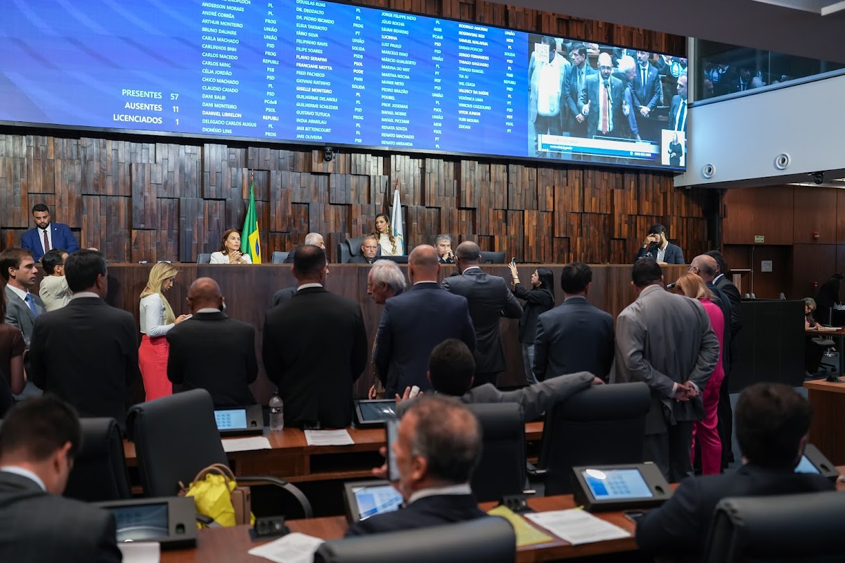 Colégio de líderes da Alerj ganha caráter de convocação e muda rotina da Casa