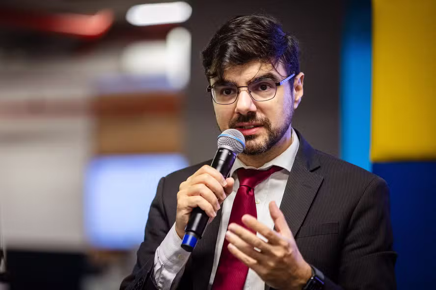 Governo indica Guilherme Mello para presidir Conselho da Petrobras após troca ministerial