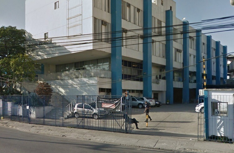 Servidores do Colégio Pedro II fazem paralisação de 24h e suspendem aulas