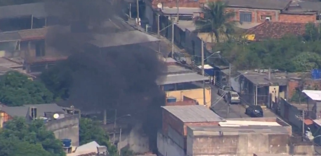 PMs são atacados a tiros no Complexo do Chapadão