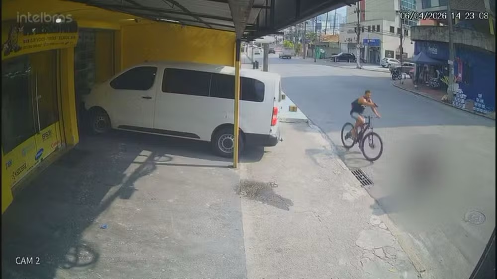 Homem em situação de rua é atacado a tiros em Nova Iguaçu; vídeo