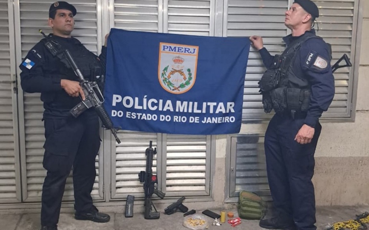 Homem com fuzil é morto em confronto com a PM na Zona Norte