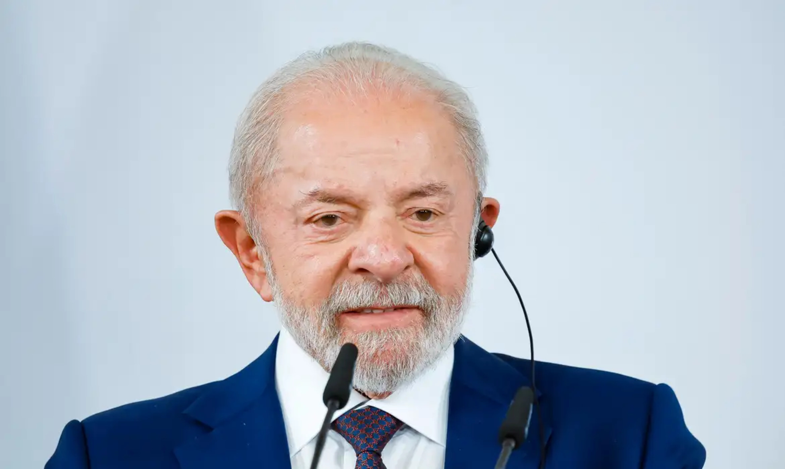 Lula chega à Alemanha para firmar acordos e parcerias comerciais