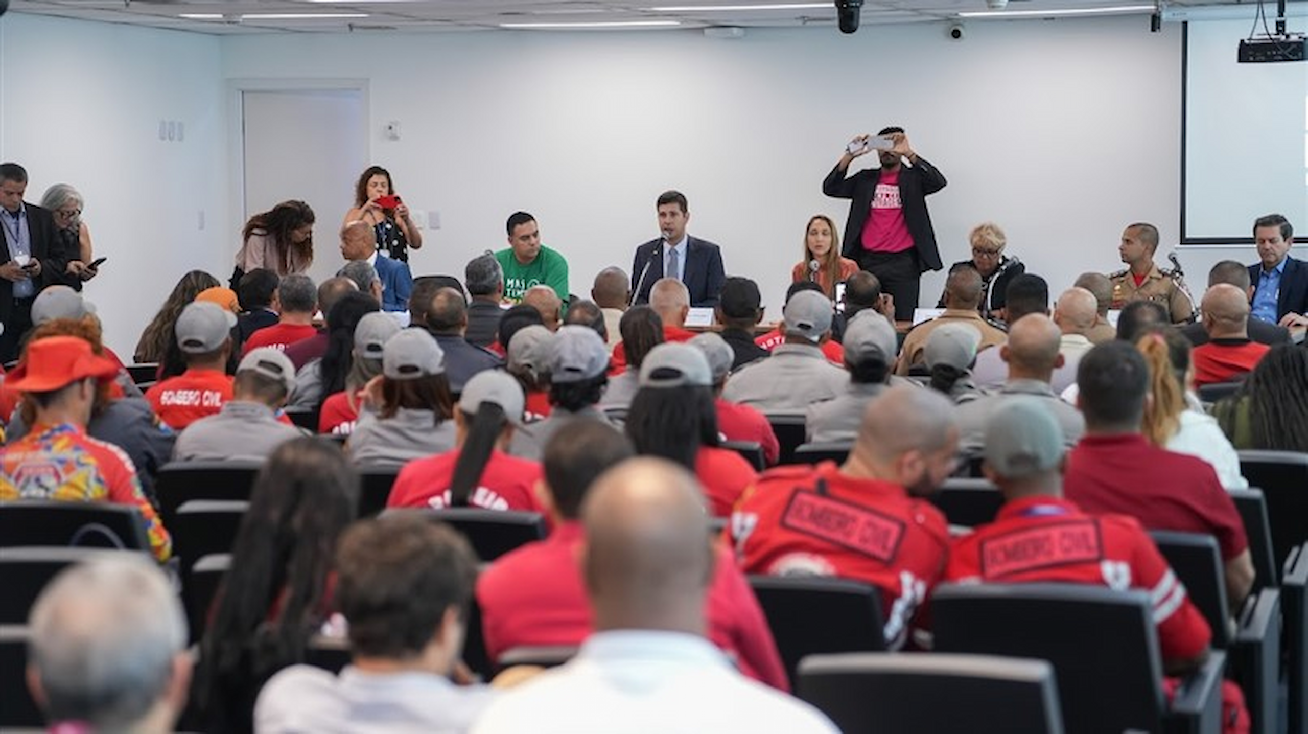 Comissão da Alerj discute segurança em grandes eventos, mas ouve denúncias de precariedade