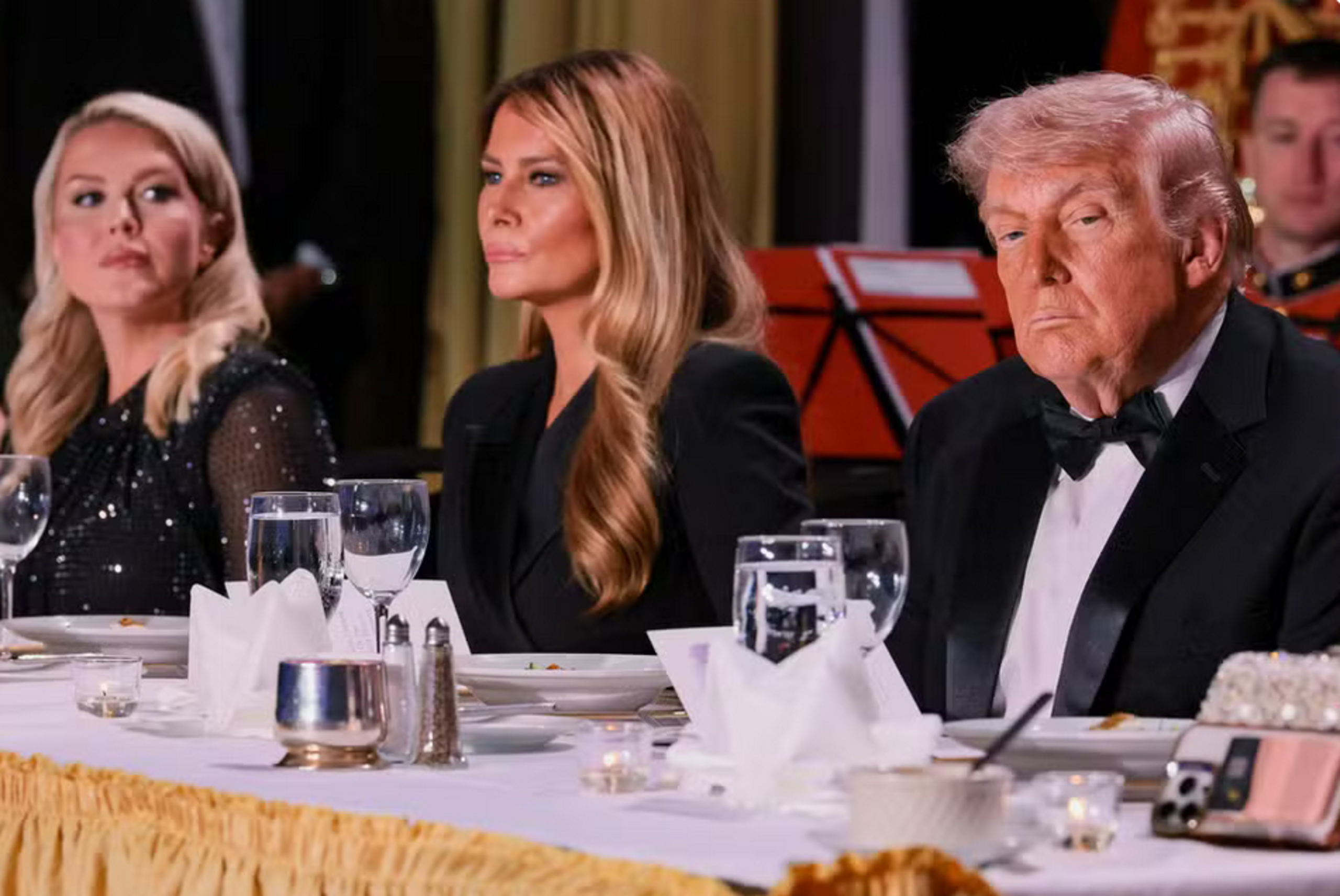 Segurança falha, ‘momento traumático’ e investigação em curso: o que se sabe sobre ataque em jantar com Trump nos EUA