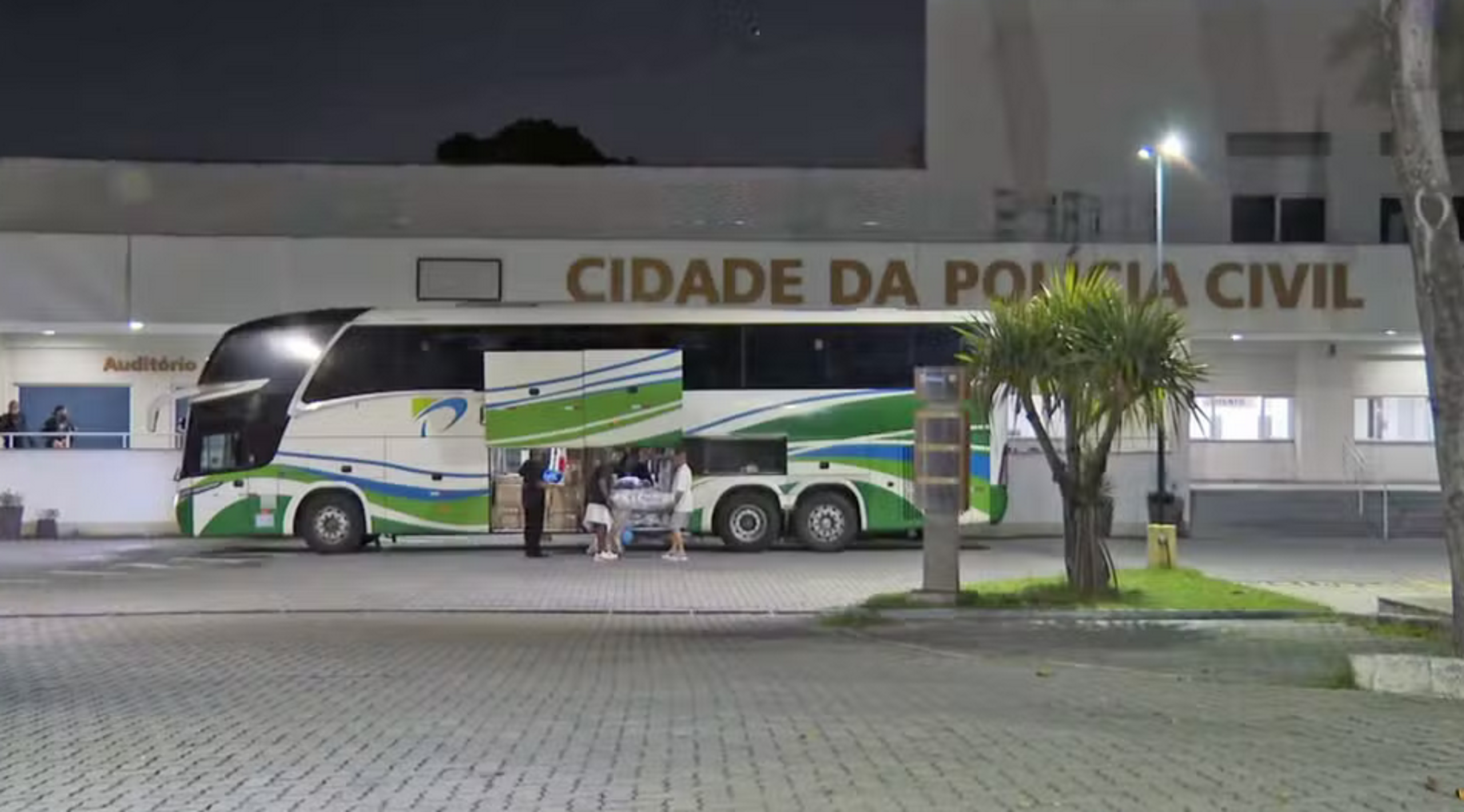 Polícia do Rio intercepta ônibus vindo do Paraguai com canetas emagrecedoras ilegais