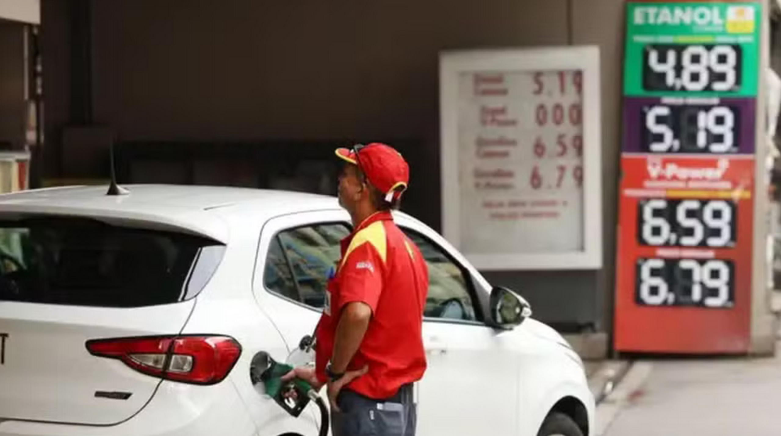 Governo publica MP com medidas para conter alta nos preços de combustíveis