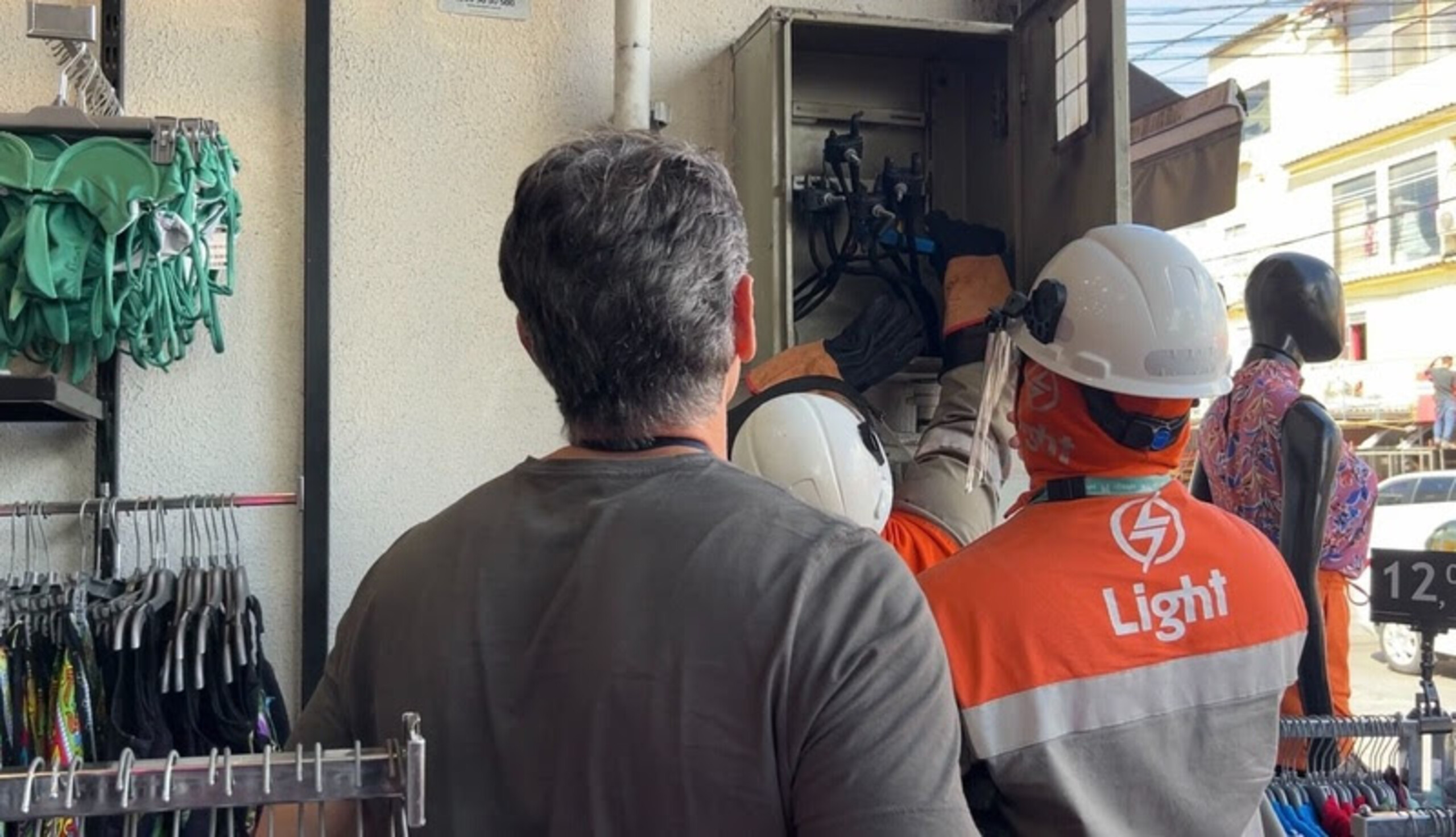 Megaoperação contra ‘gatos’ prende dois na Barra e Recreio