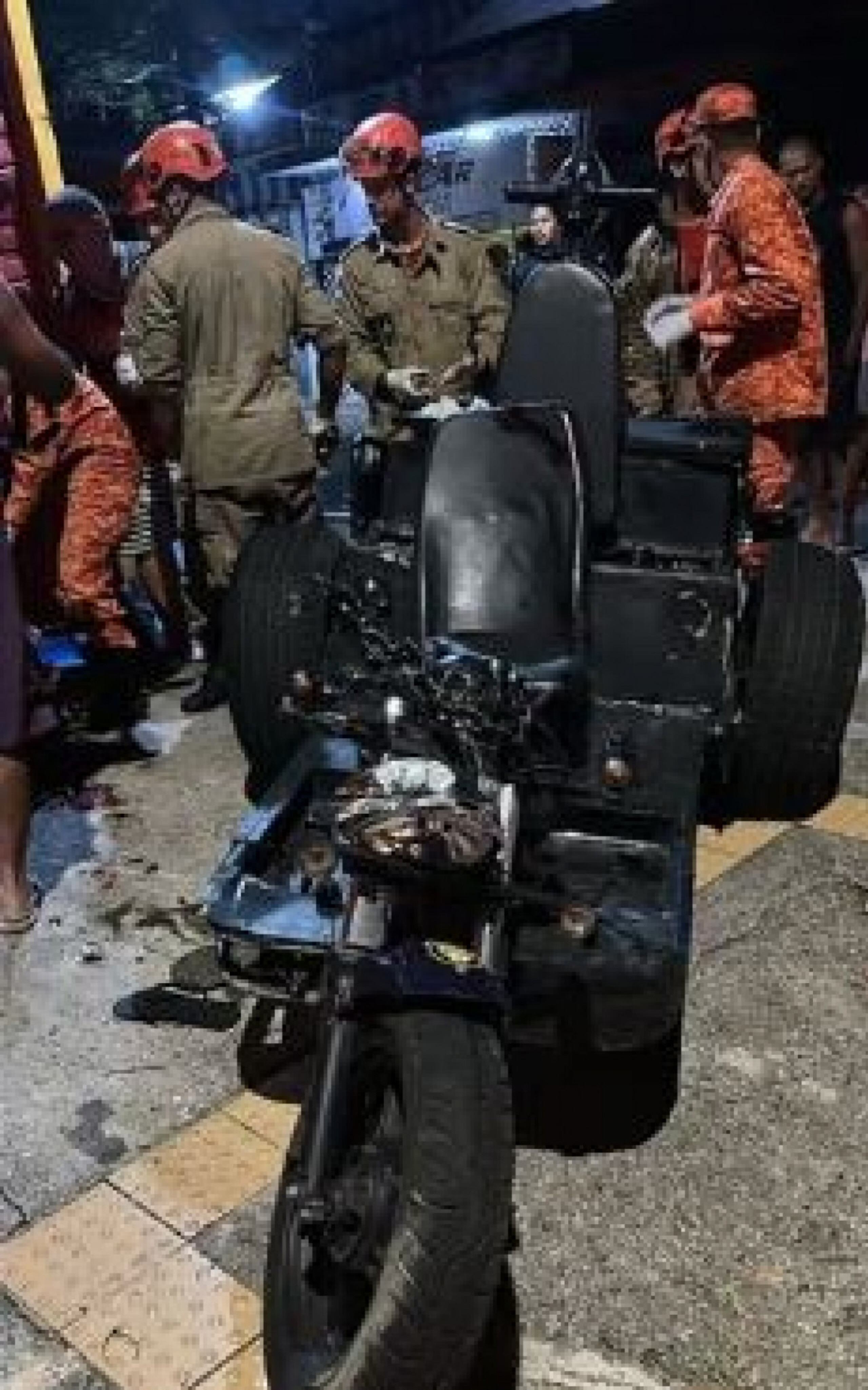 Jovem morre e três ficam feridos em acidente com triciclo em Cascadura