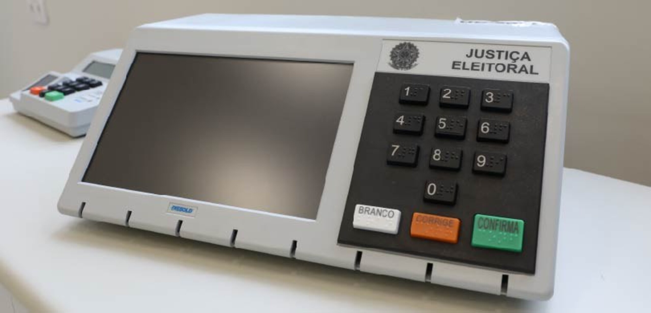 Entre números e crenças: a difícil arte de reconhecer o Brasil que existe