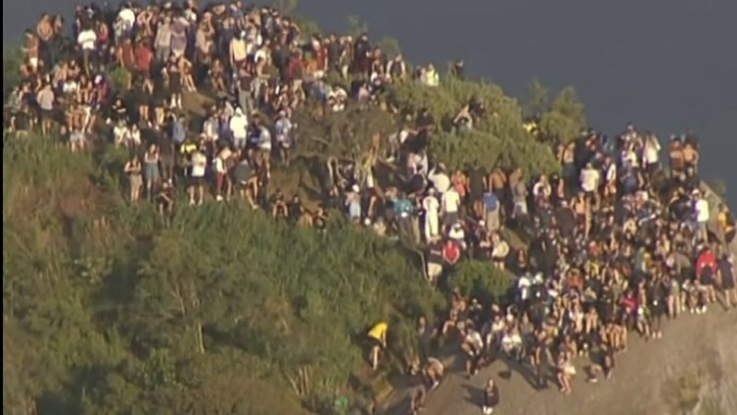 Vídeo: Polícia faz ação no Vidigal e turistas ficam ‘ilhados’ em morro