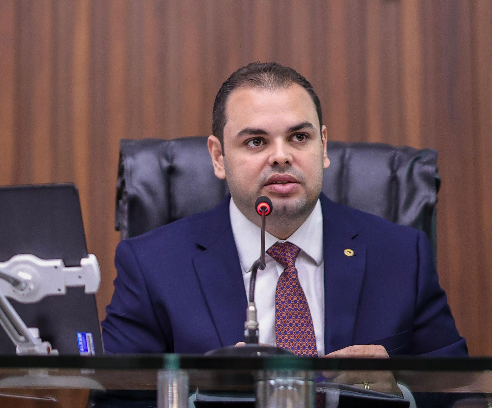 Roberto Cidade eleito governador do Amazonas em votação indireta na Assembleia Legislativa