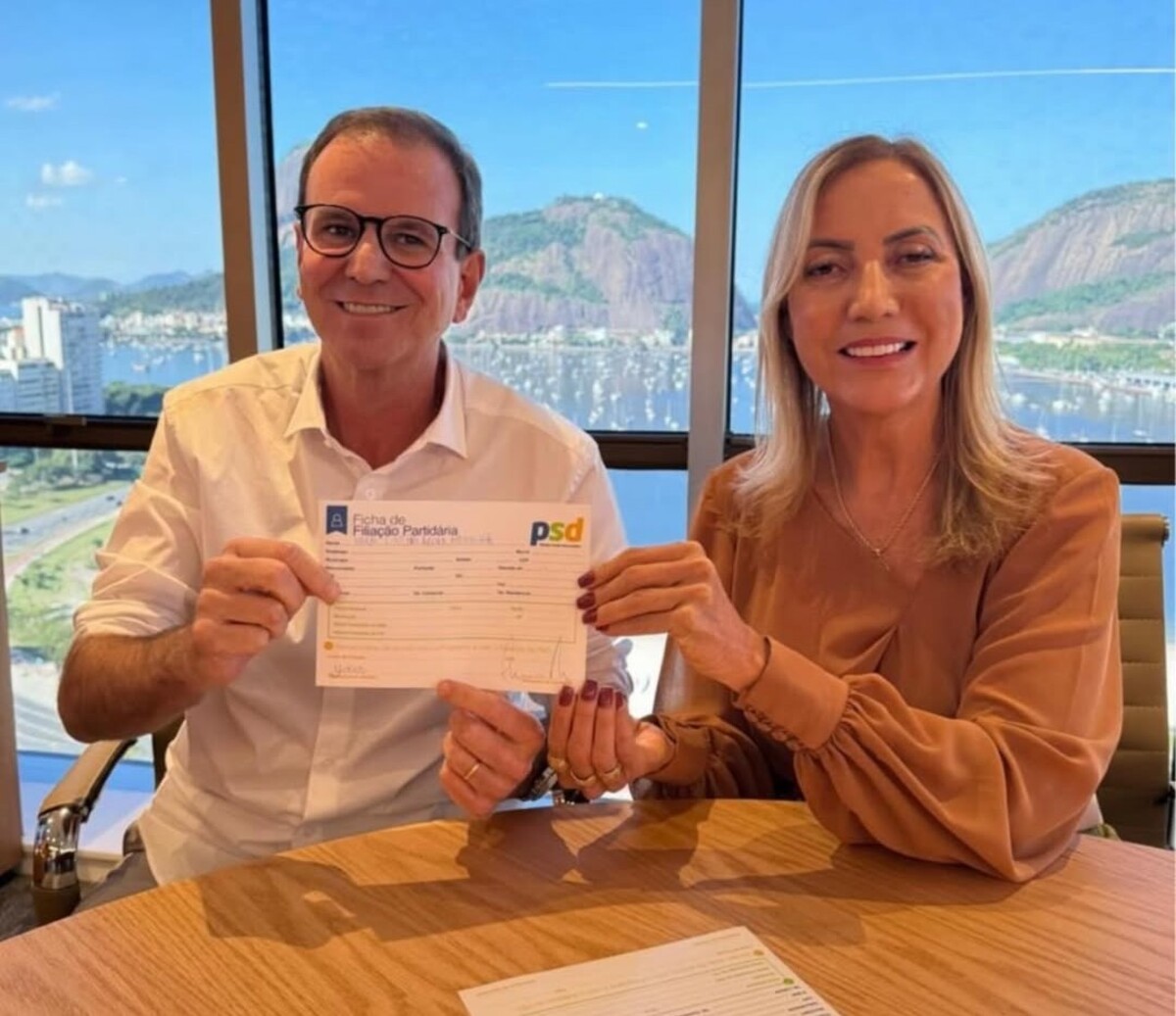 Paes ganha reforço no Norte Fluminense com filiação de Yara Cinthia ao PSD