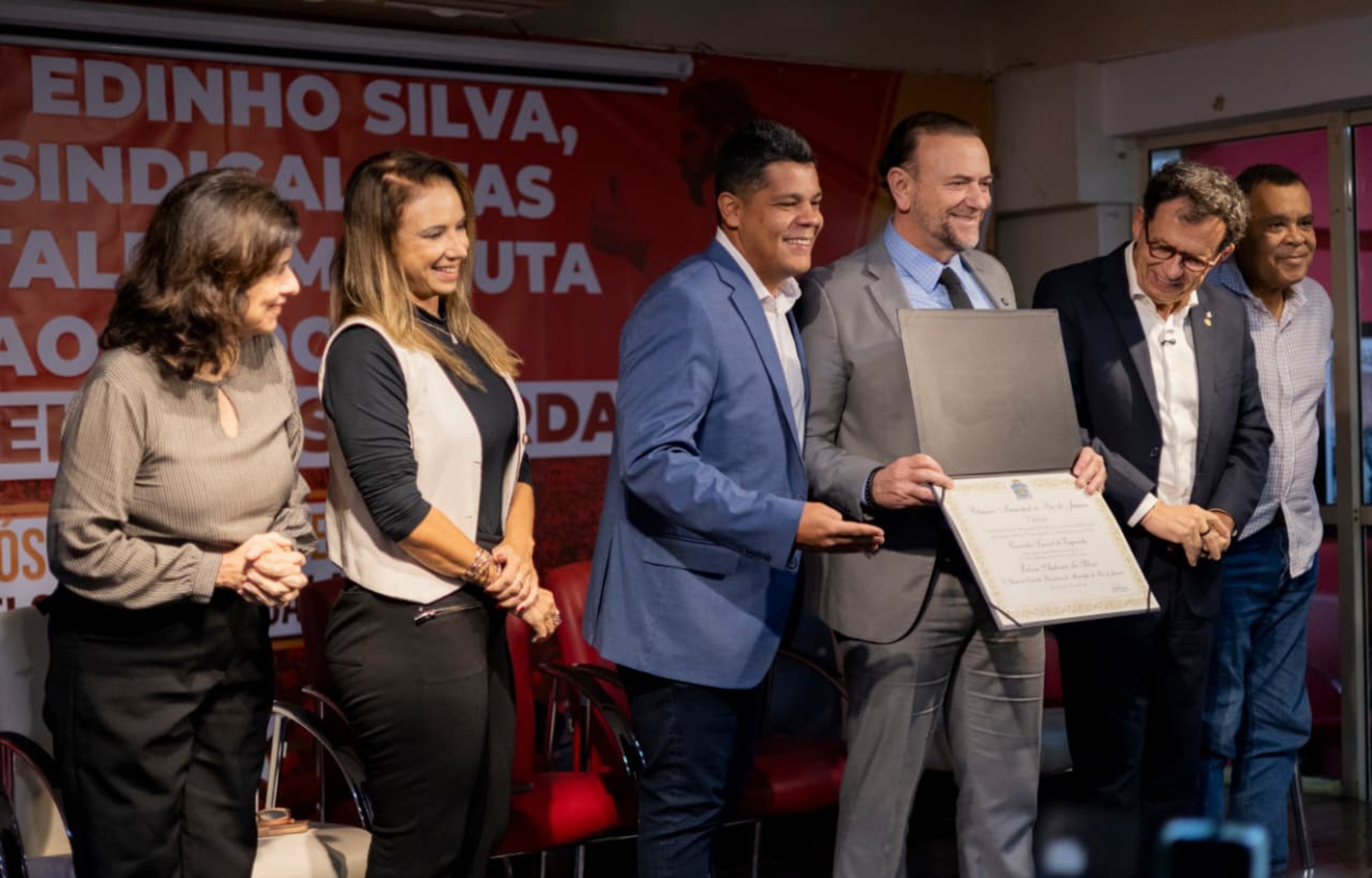 Presidente nacional do PT, Edinho Silva recebe título de cidadão honorário do Rio