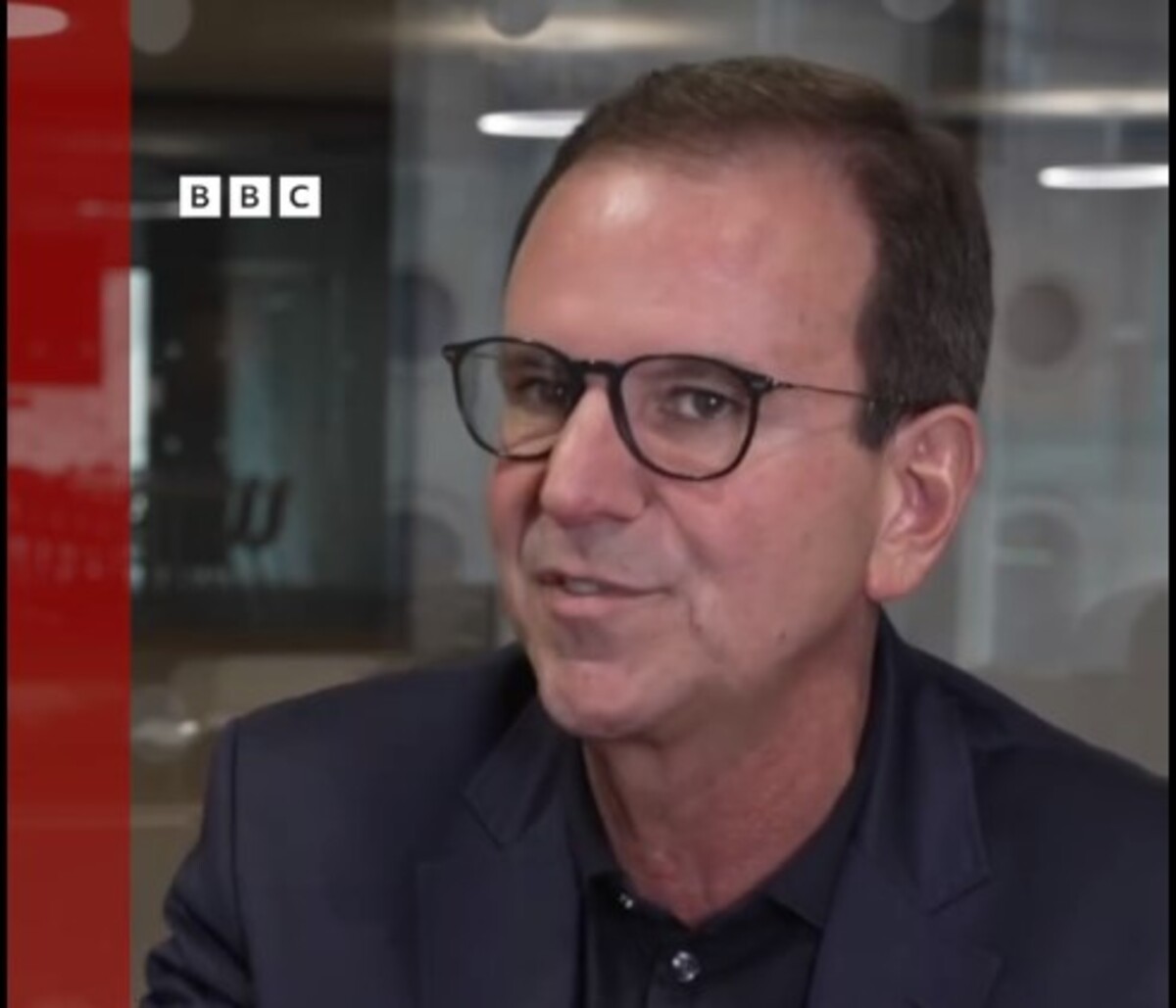 ‘Delinquente que usa roupa de guerra e arma pesada contra o Estado vai ter que ser neutralizado’, diz Paes em entrevista
