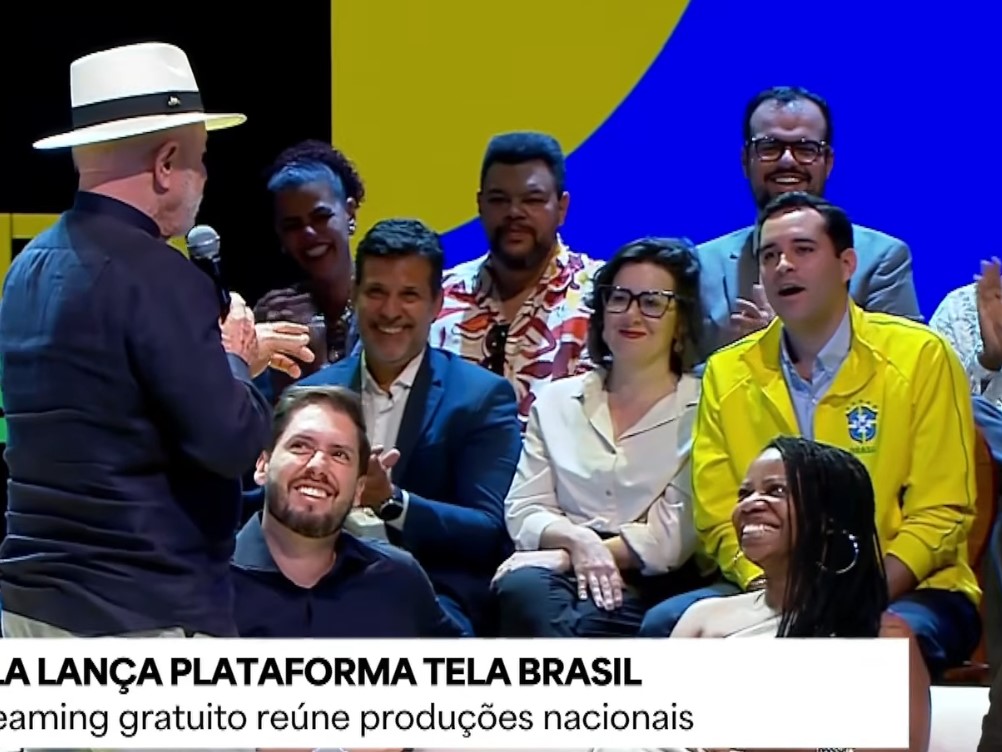 Lula vê Cavaliere de verde e amarelo e brinca: ‘Tem que colocar um aviso de não-bolsonarista’