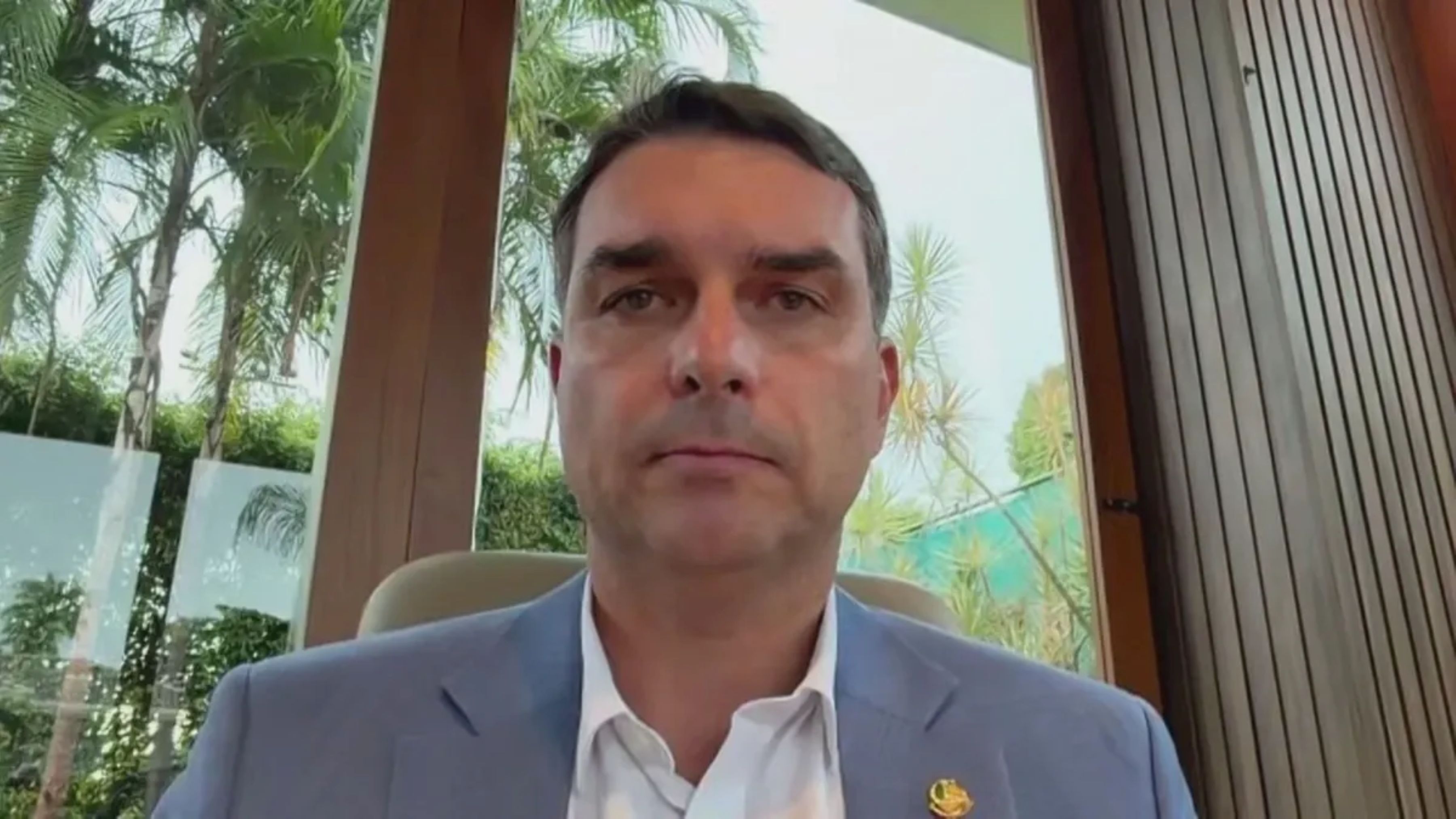 Flávio Bolsonaro negou contato com Vorcaro e agora admite pedido de dinheiro para filme
