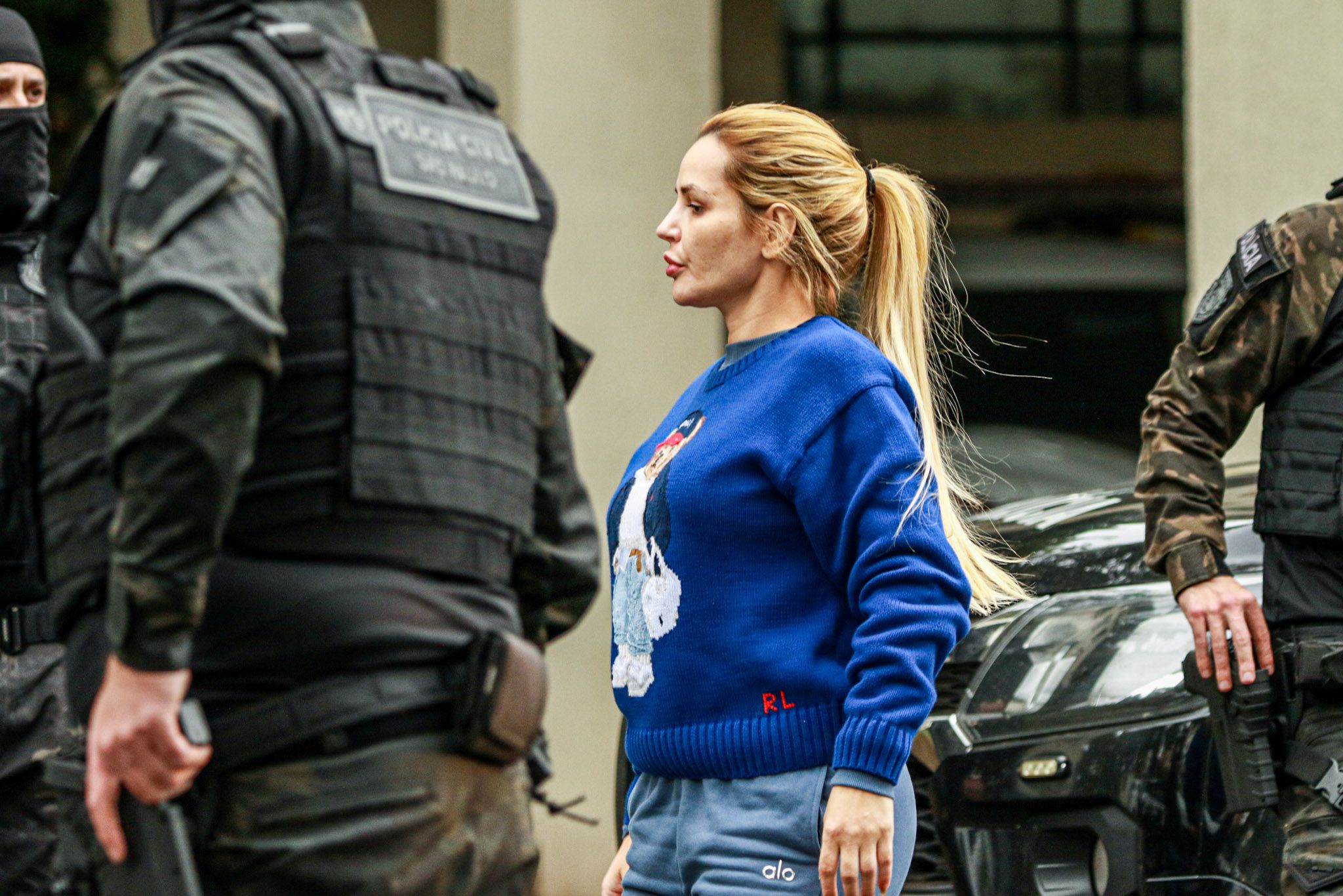 Deolane Bezerra chora em audiência e diz que foi presa por atuar como advogada
