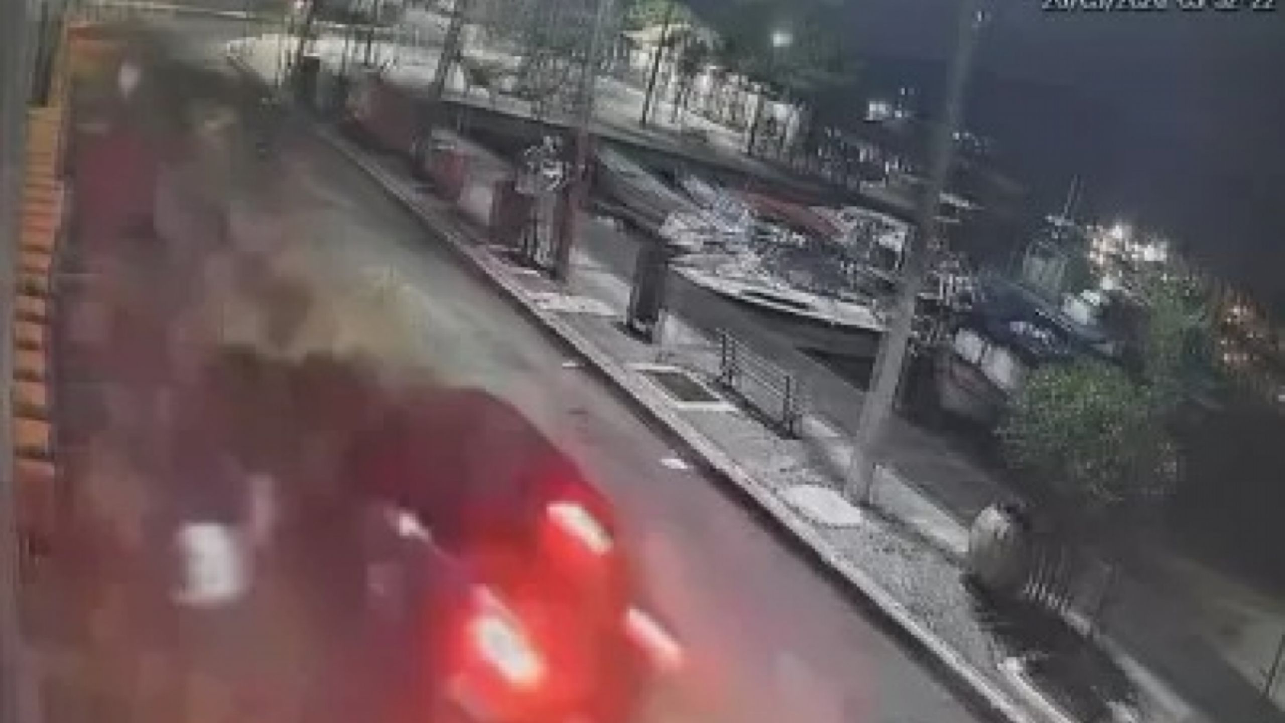 Vídeo! Criminosos batem em restaurante durante fuga em Cabo Frio