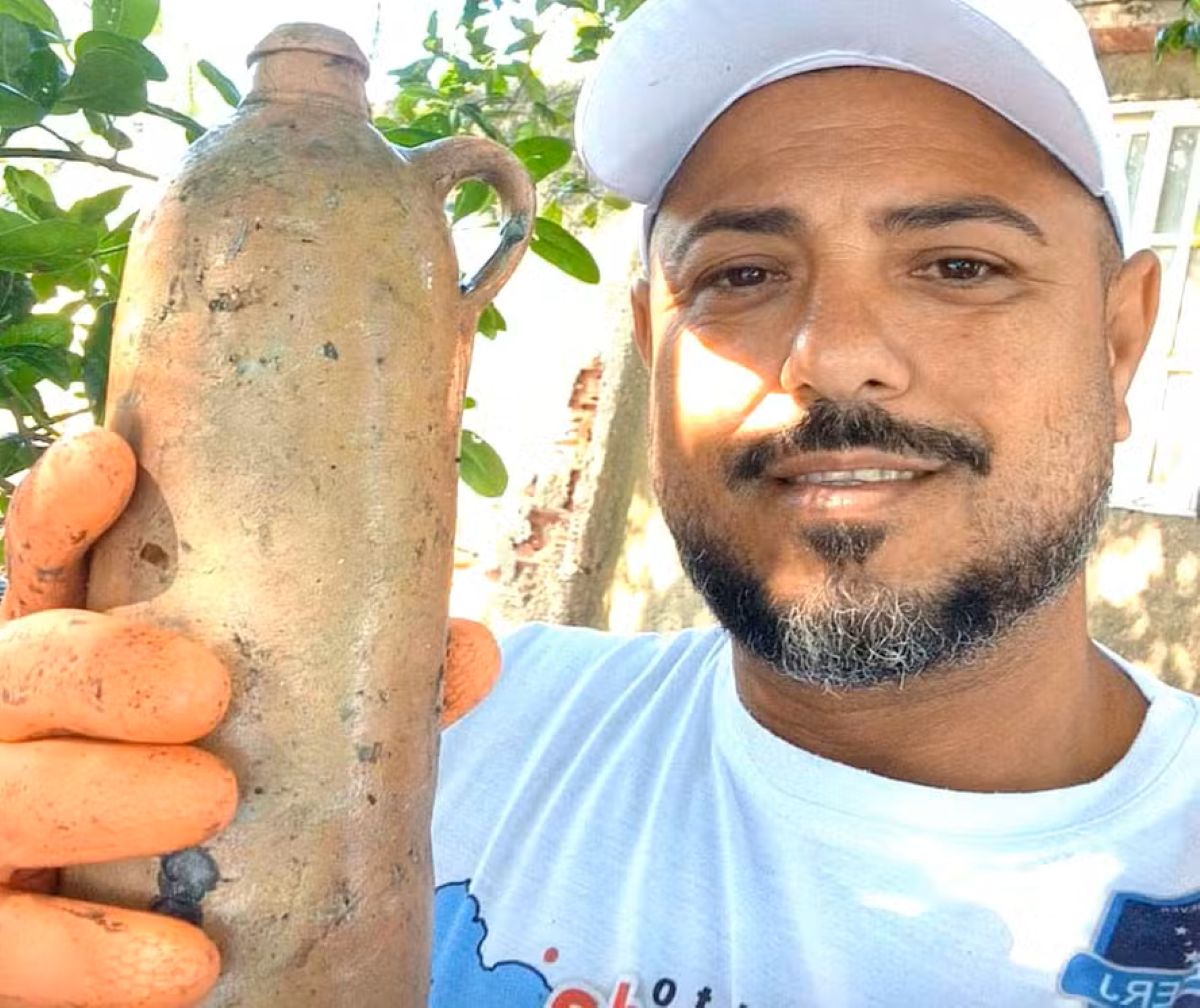 Relíquia do século XIX é encontrada na lama da Baía de Guanabara em área histórica de Magé