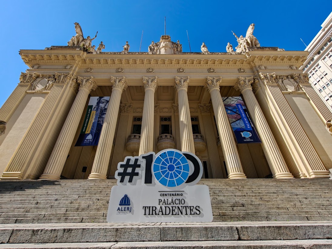 Douglas Ruas celebra os 100 anos do Palácio Tiradentes em sessão histórica da Alerj