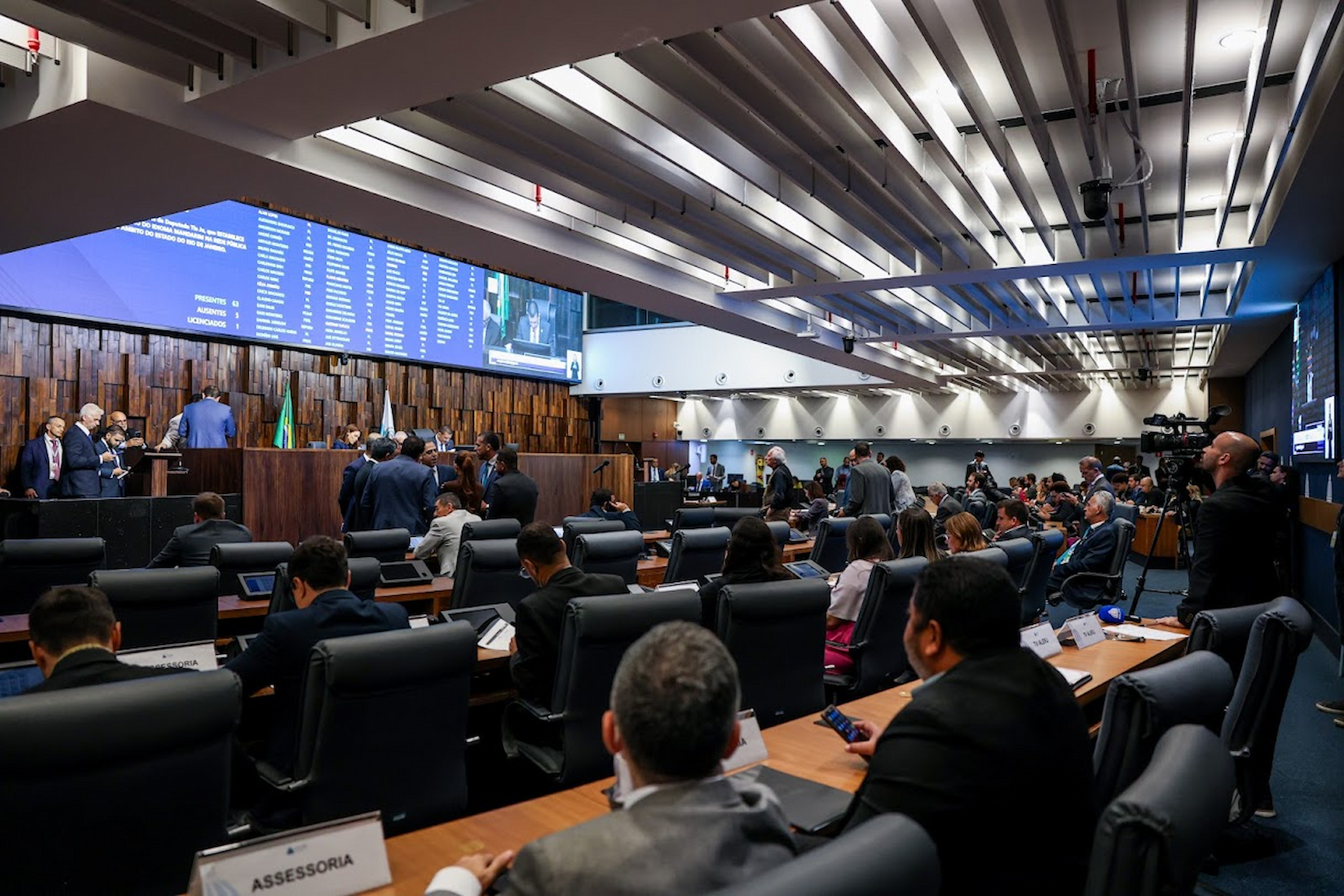 Deputados encerram debate da LDO de 2027 sob projeções de déficit e expectativa pelo Propag