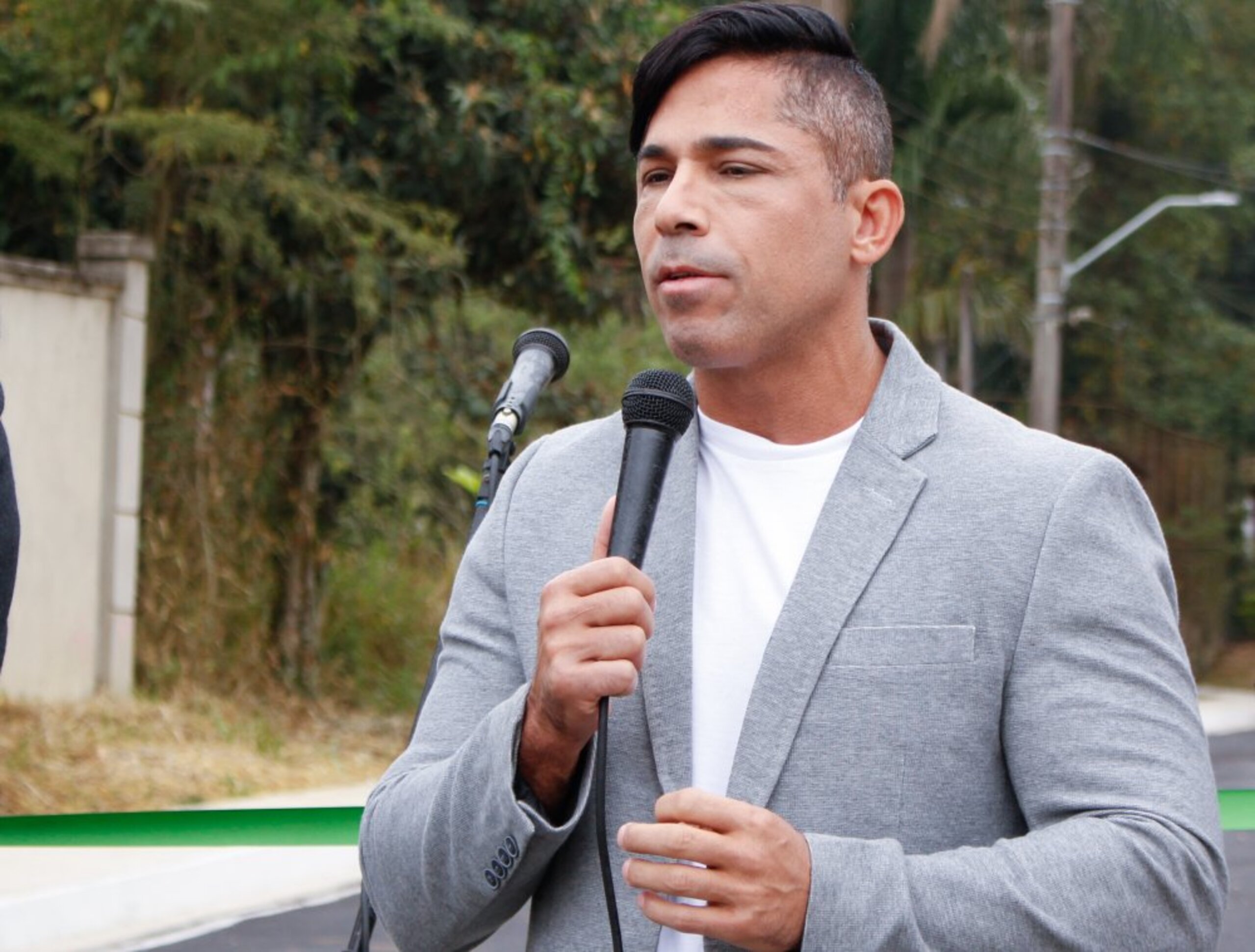 Ex-prefeito de Barra do Piraí é condenado por postagens contra prefeita atual
