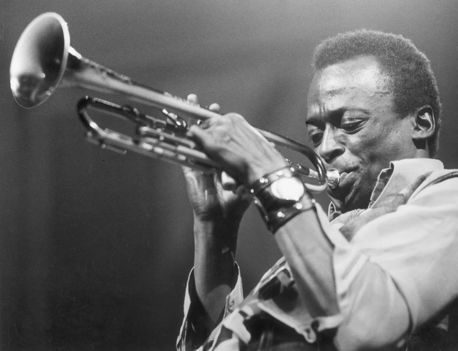 Miles Davis 100 anos: como o artista mudou o jazz e a música para sempre