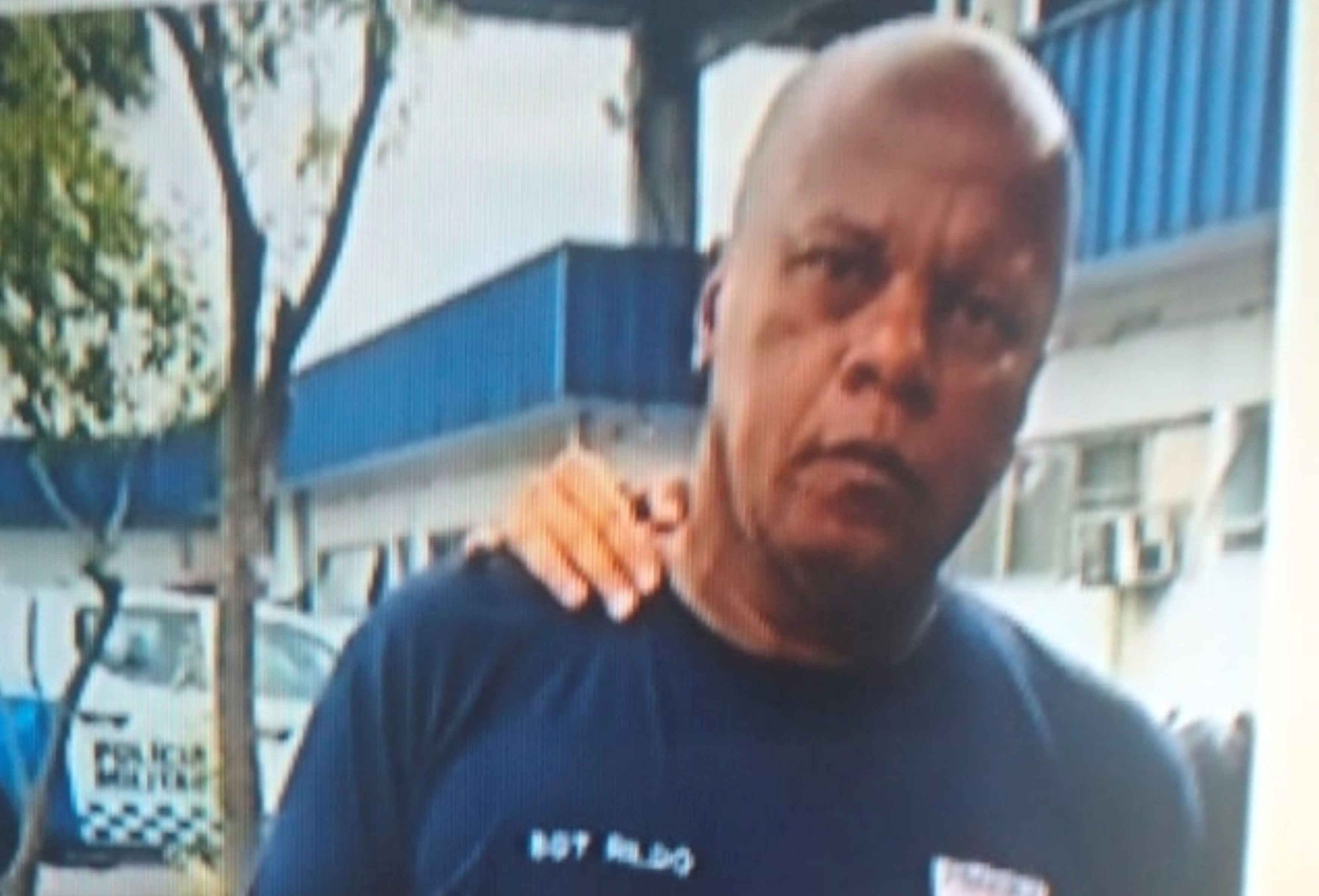 Vídeo mostra PM executado durante tentativa de assalto no bairro Colégio, na Zona Norte