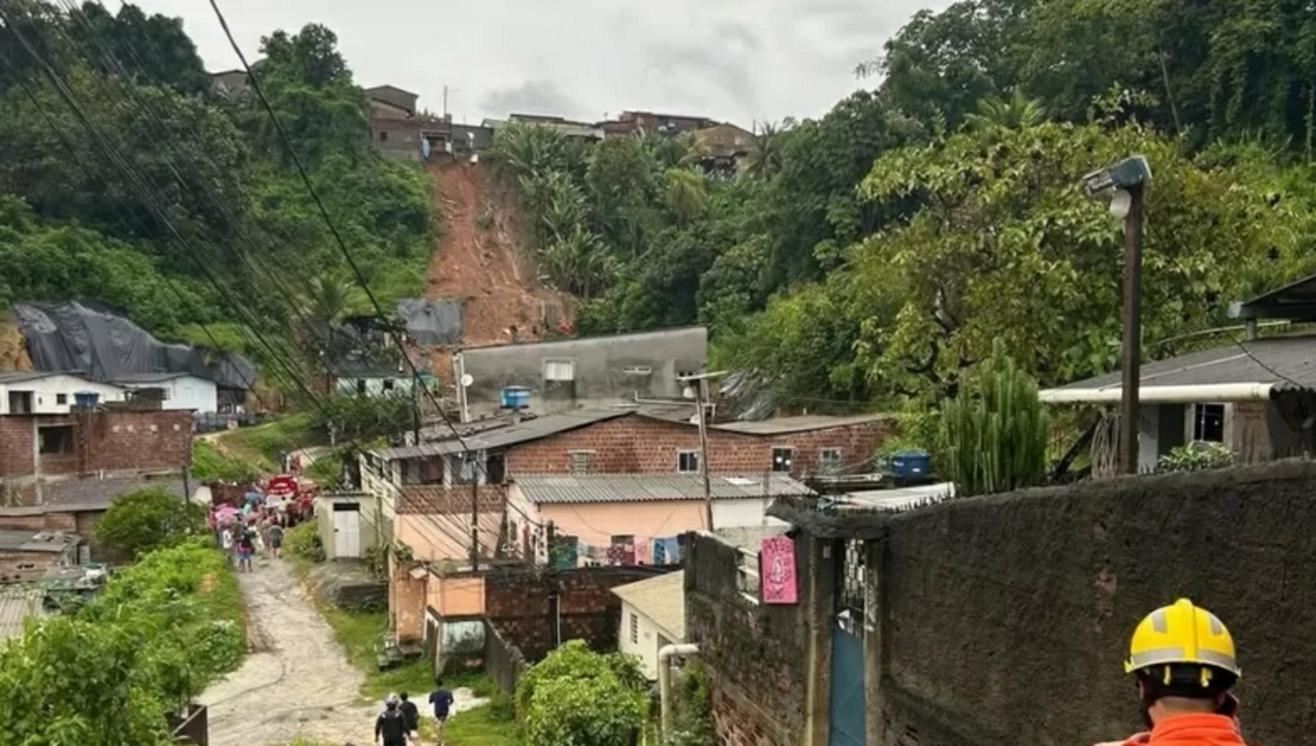 Chuvas intensas deixam mortos e desaparecidos em diferentes regiões do Brasil