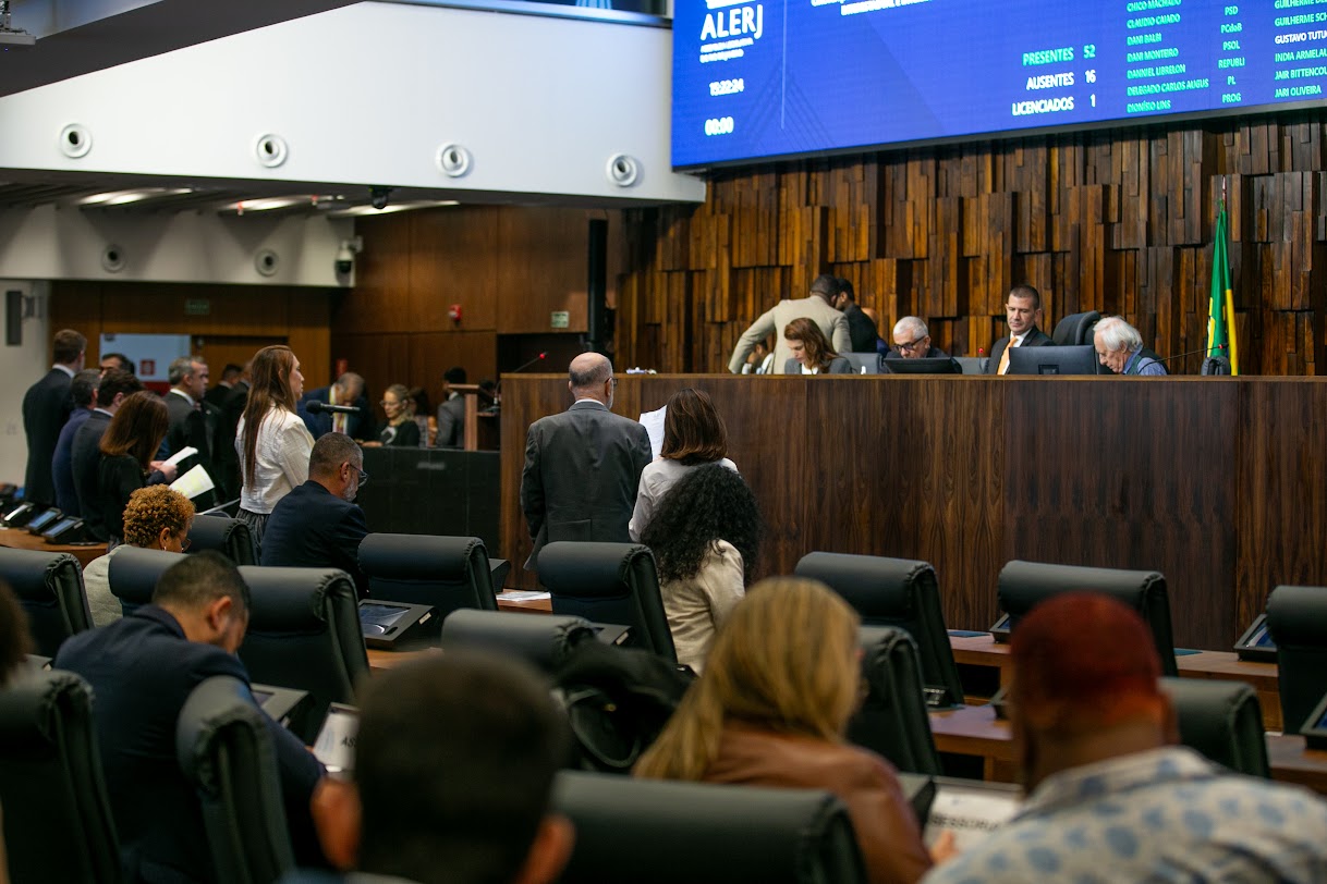 CPI do Banco Master gera disputa na Alerj após debate sobre retirada de assinaturas
