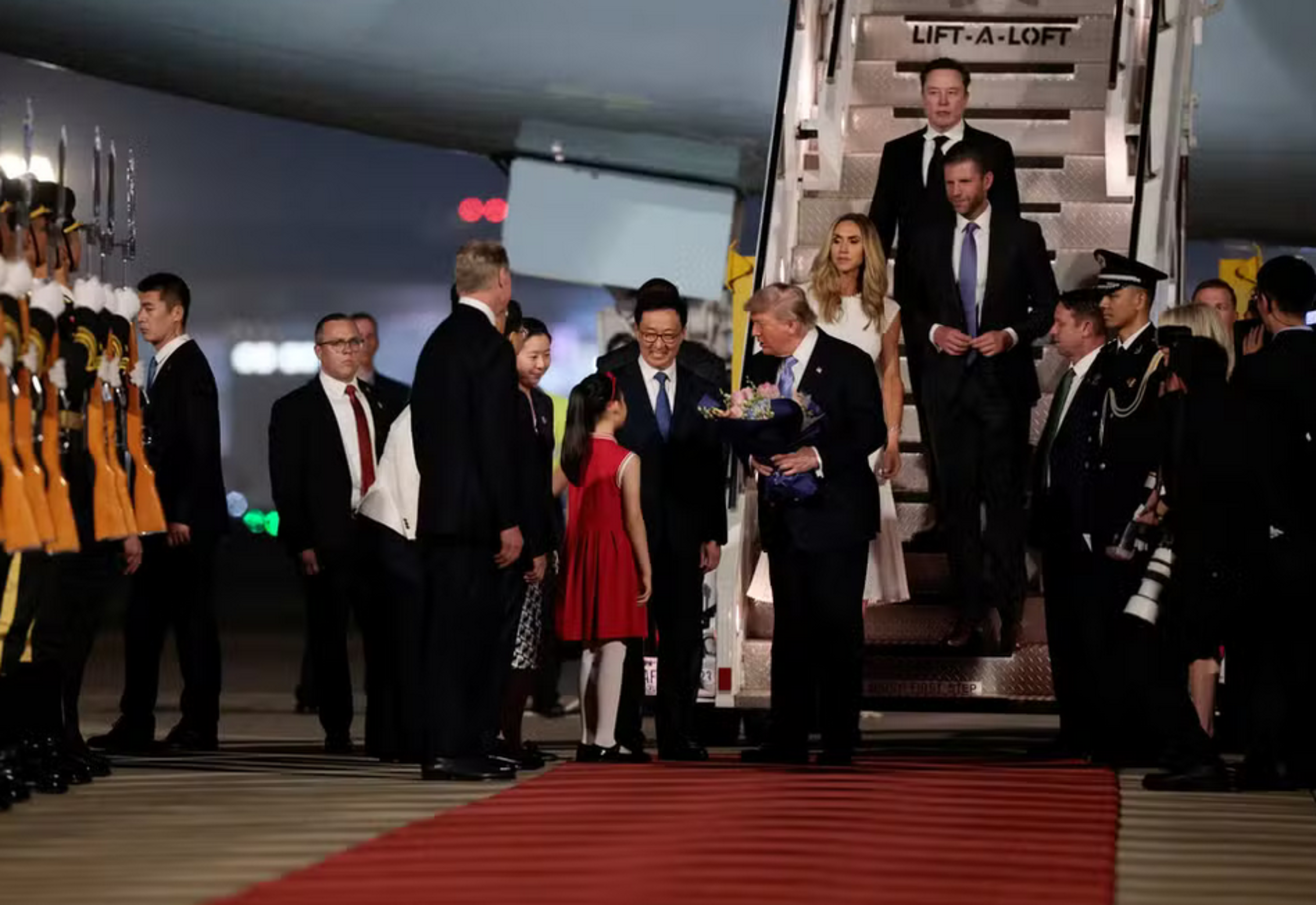 Trump desembarca com Musk em Pequim para encontro com Xi Jinping
