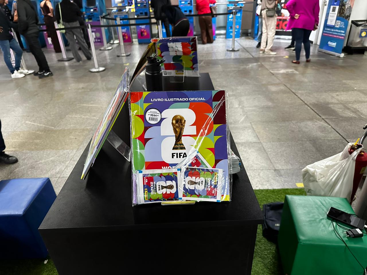 A febre das figurinhas: por que o álbum da Copa continua mobilizando multidões?