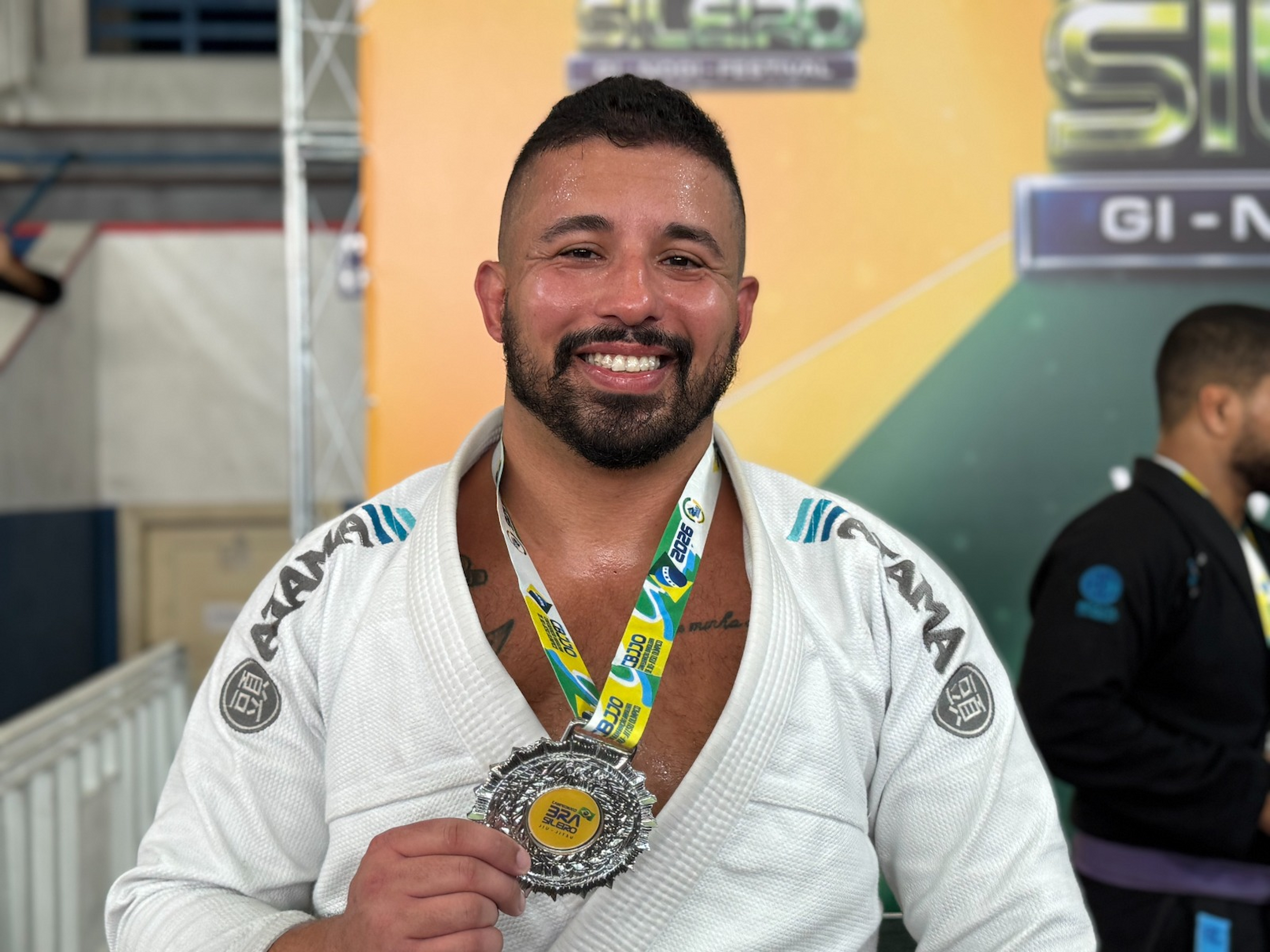 Yuri Moura troca plenário pelo tatame e conquista medalha de prata no Rio