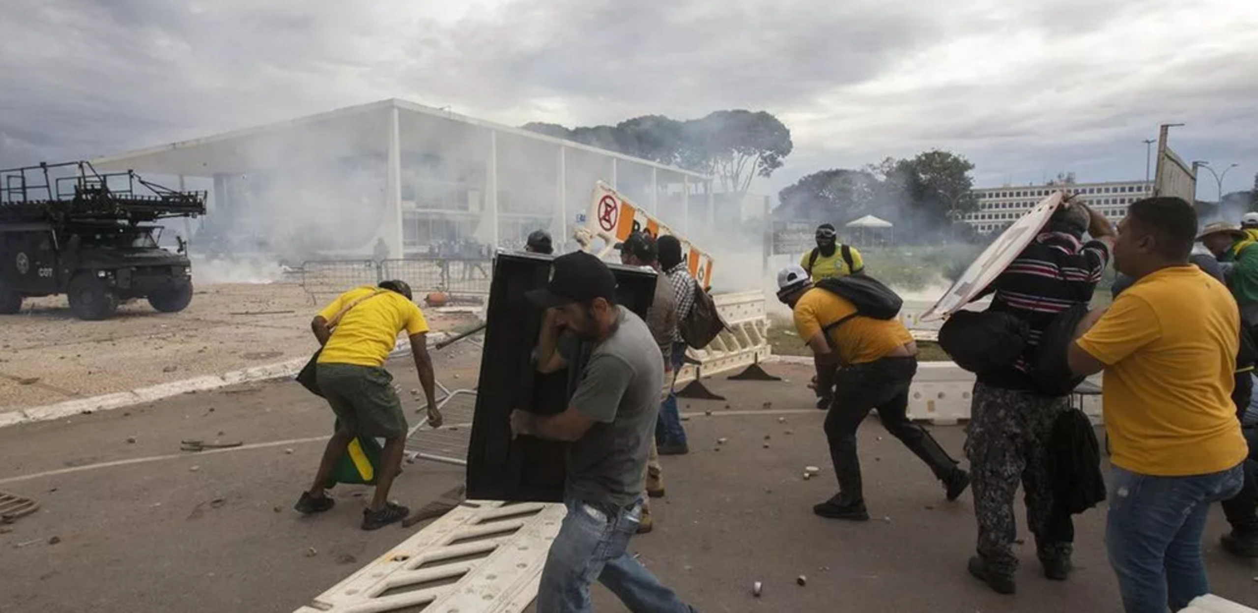Medo de violência política atinge 6 a cada 10 brasileiros e cresce em áreas dominadas pelo crime, diz pesquisa