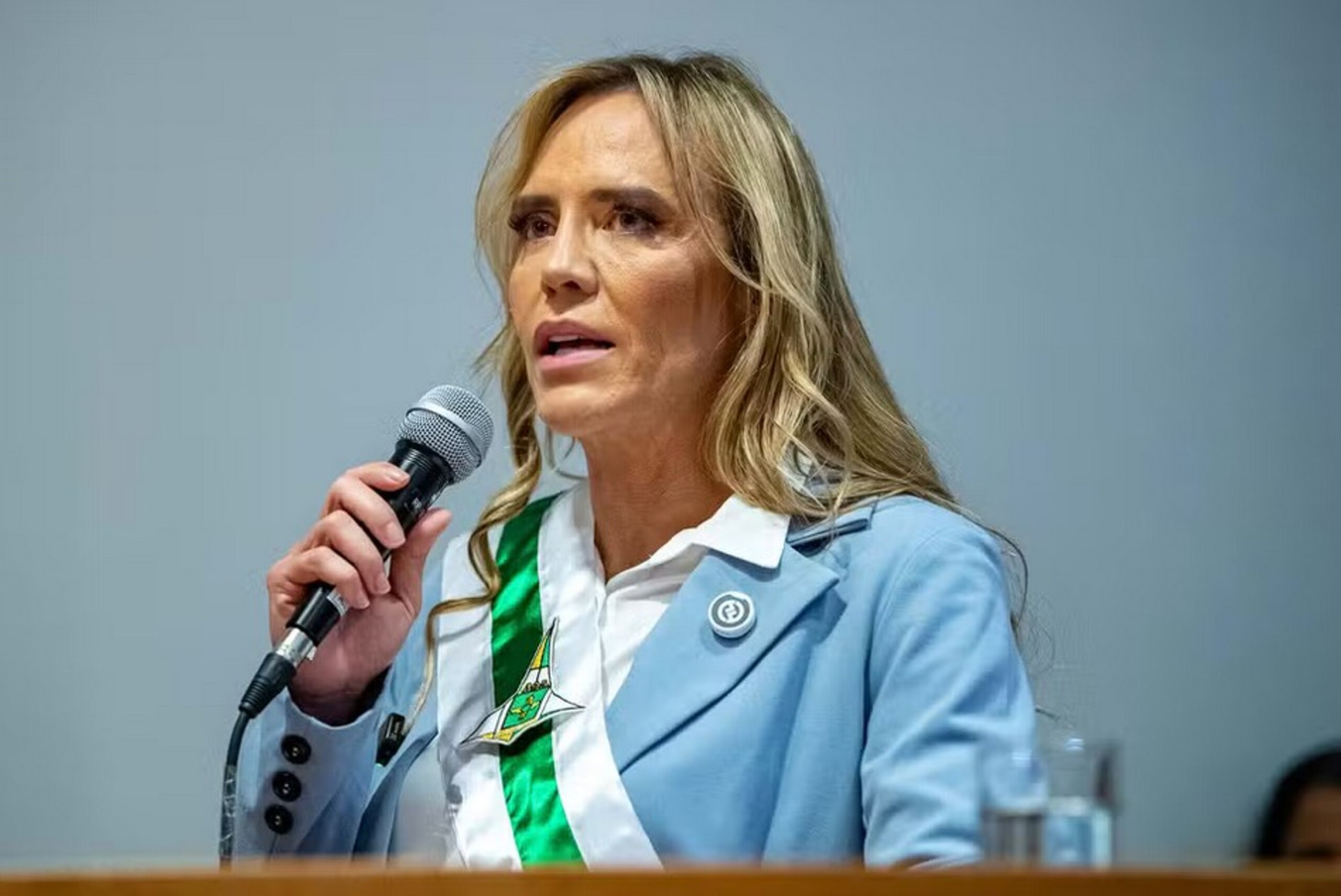 Celina Leão, governadora do DF, é internada com pneumotórax