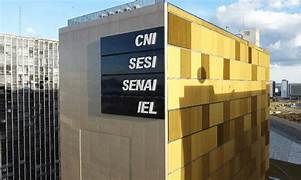 Fim da jornada 6×1 gera reação de entidades empresariais após aprovação da PEC na Câmara