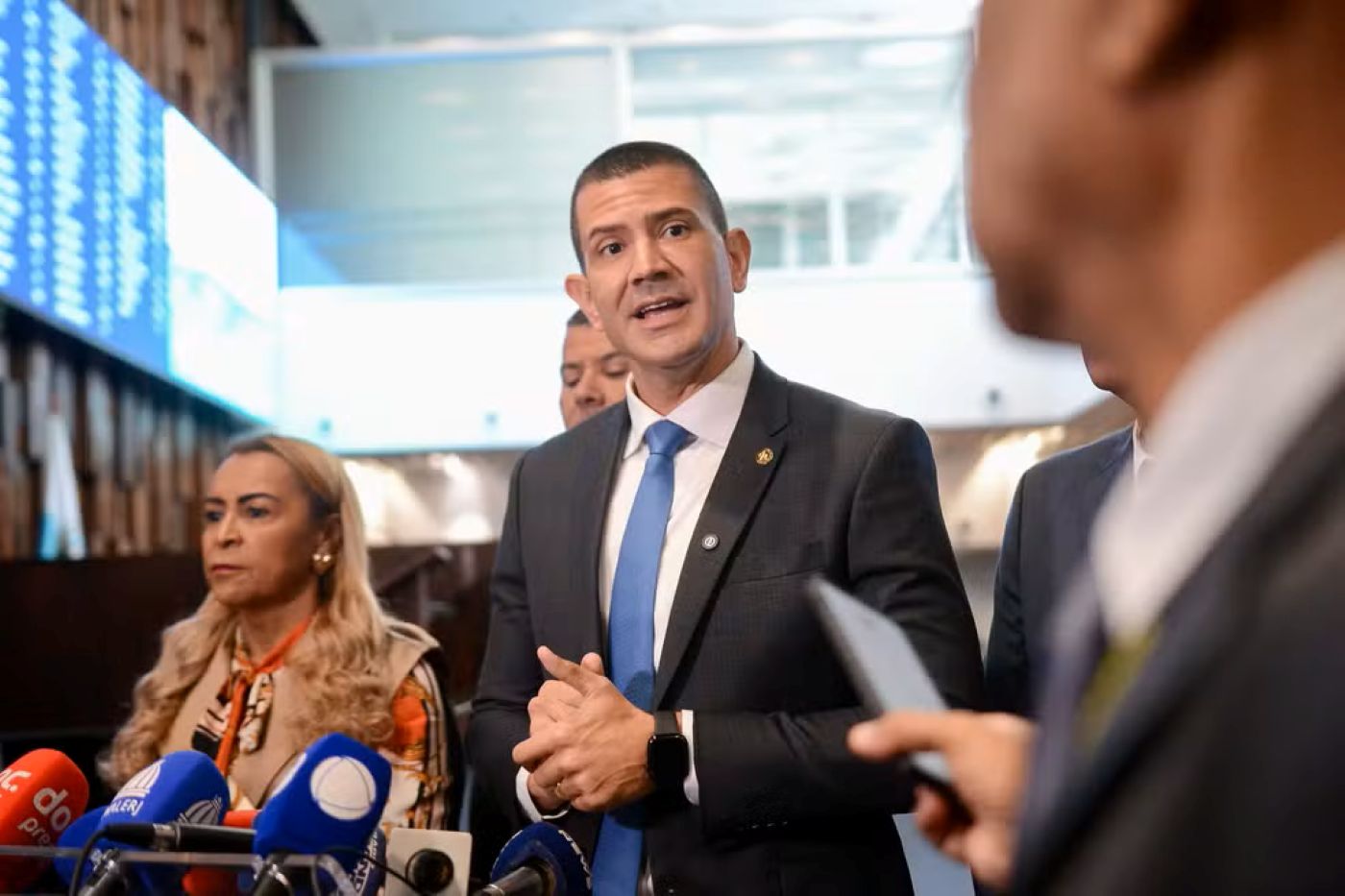 Estratégia de Ruas para embate com Paes terá foco na Baixada e discurso de “seriedade e pés no chão”