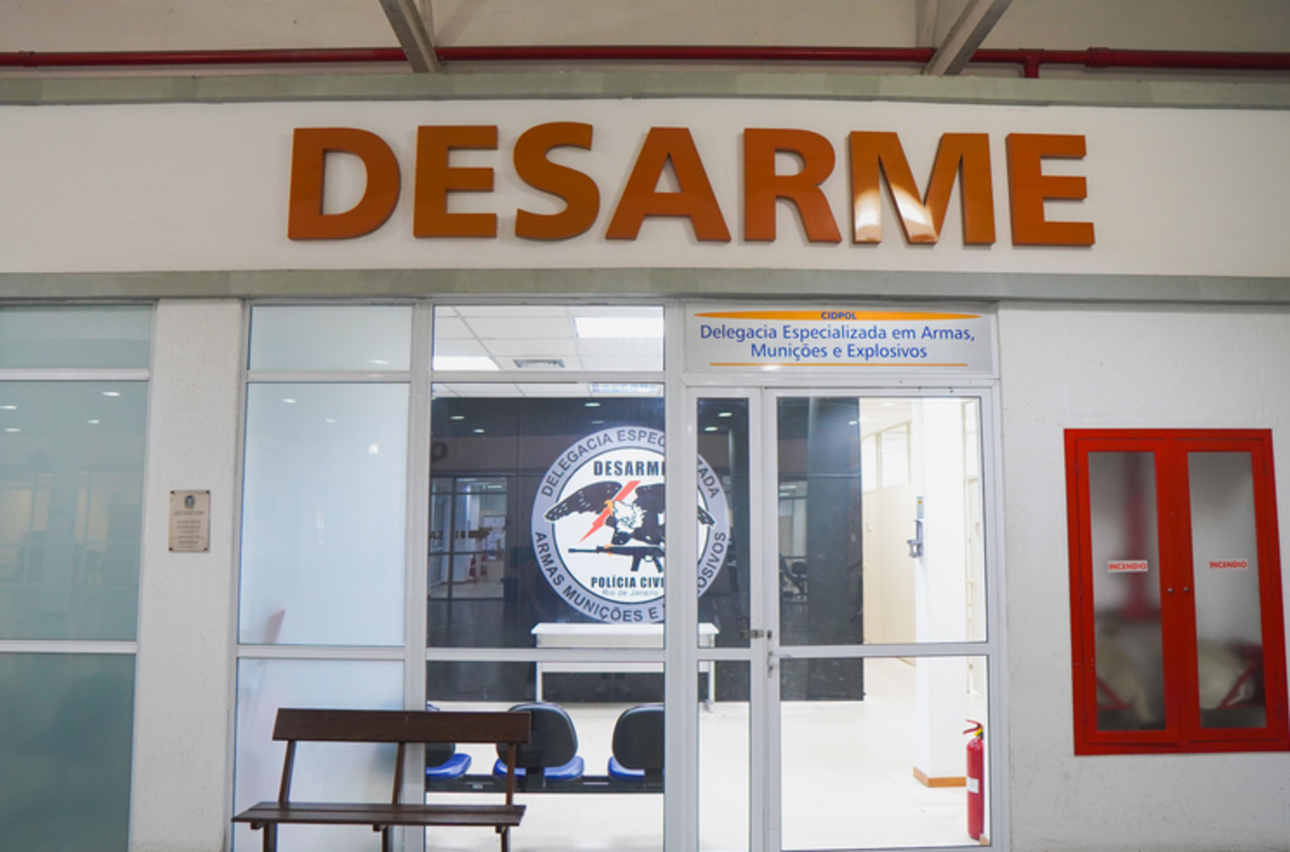 Polícia Civil mira arsenal clandestino de ex-CACs suspeitos de abastecer crime organizado no Rio