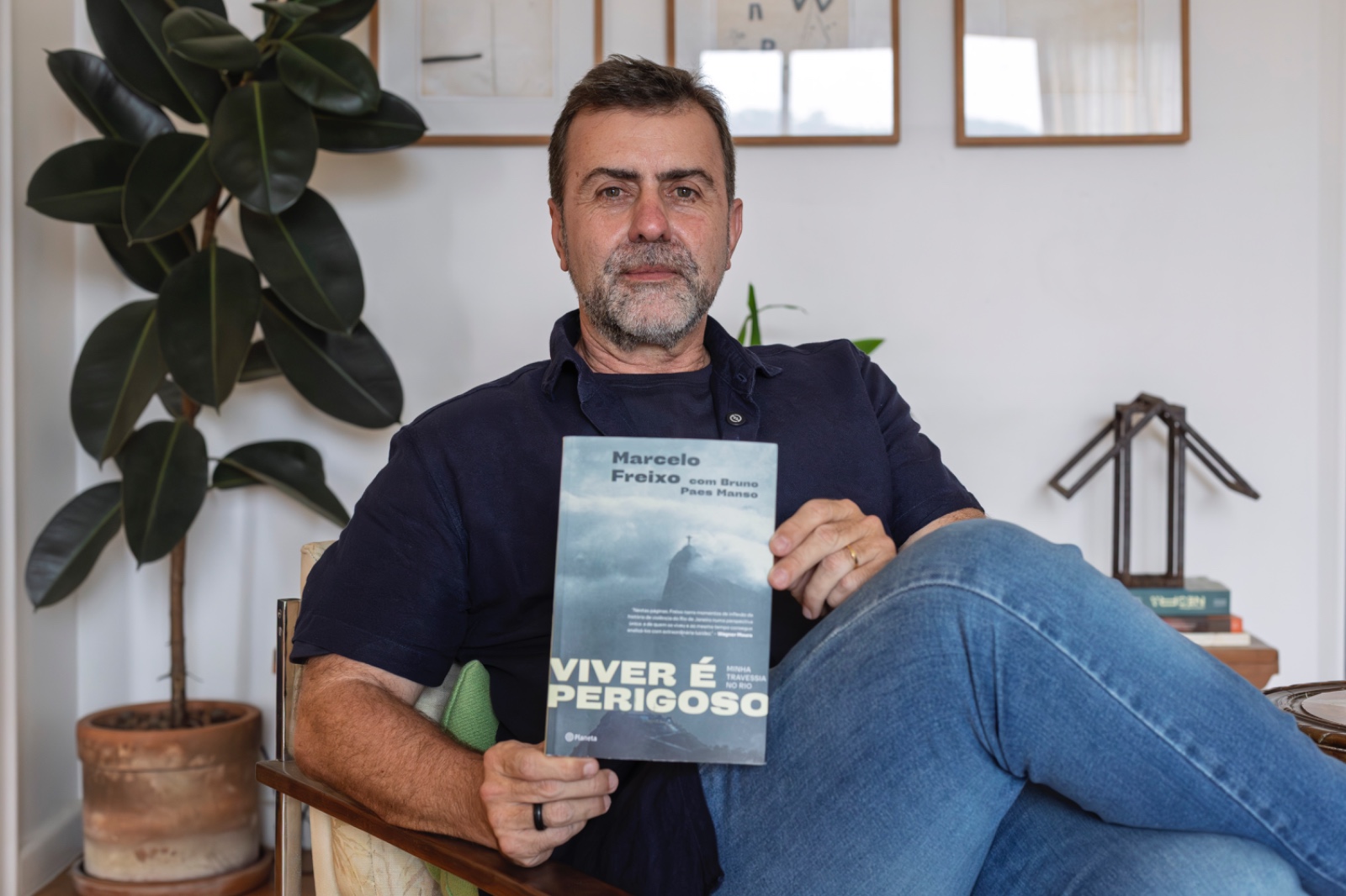 Marcelo Freixo lança autobiografia sobre política e crime organizado no Rio