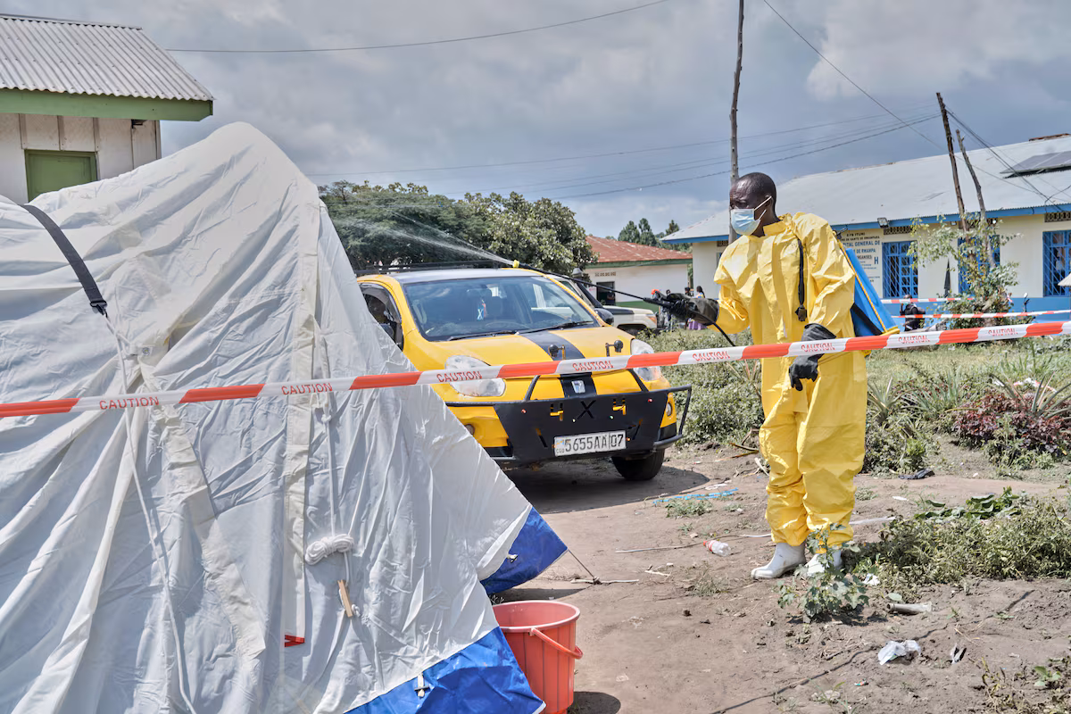 Epidemia de ebola coloca 10 países africanos em alerta e preocupa autoridades de saúde