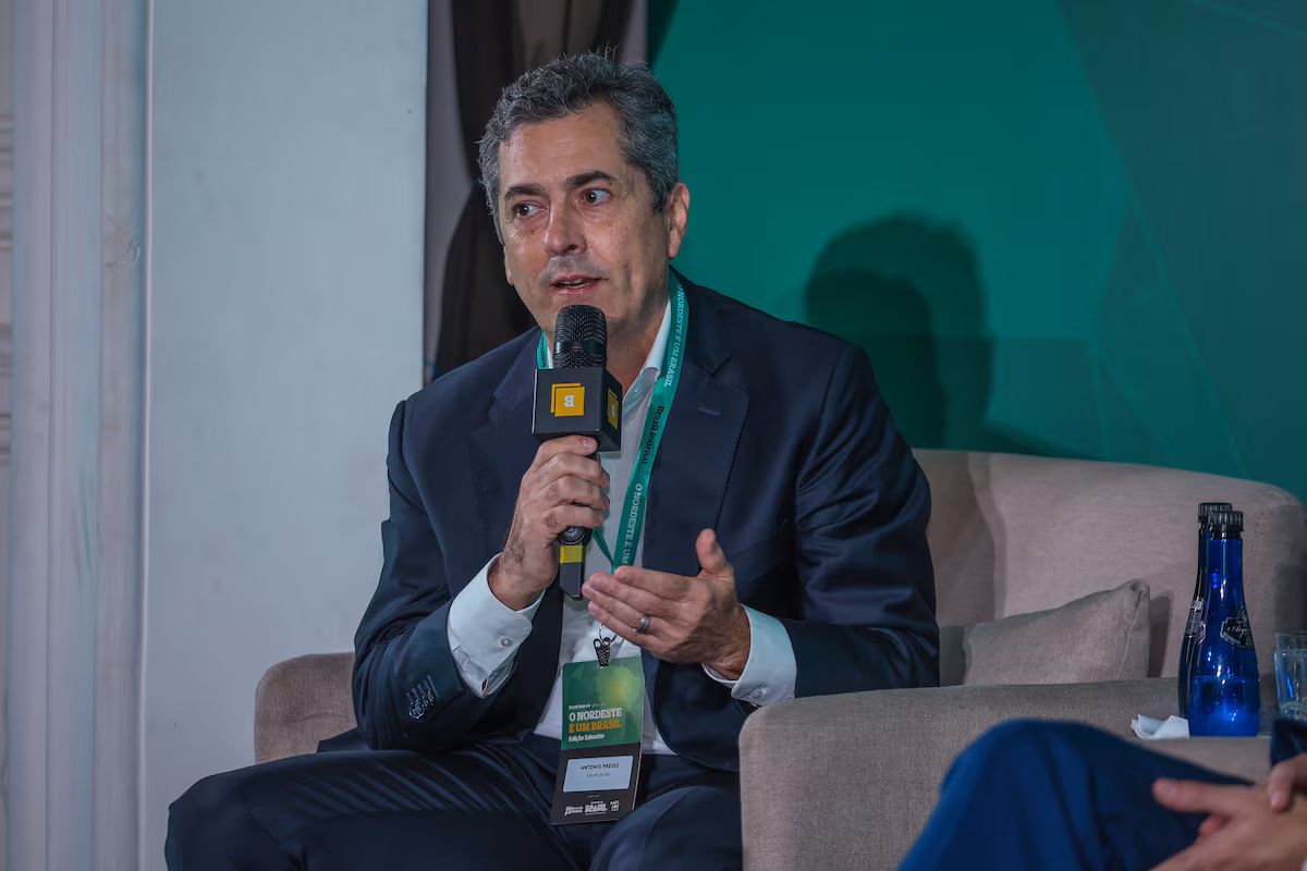Banco Master, filme sobre Bolsonaro e crise na IstoÉ ampliam pressão sobre Grupo Entre