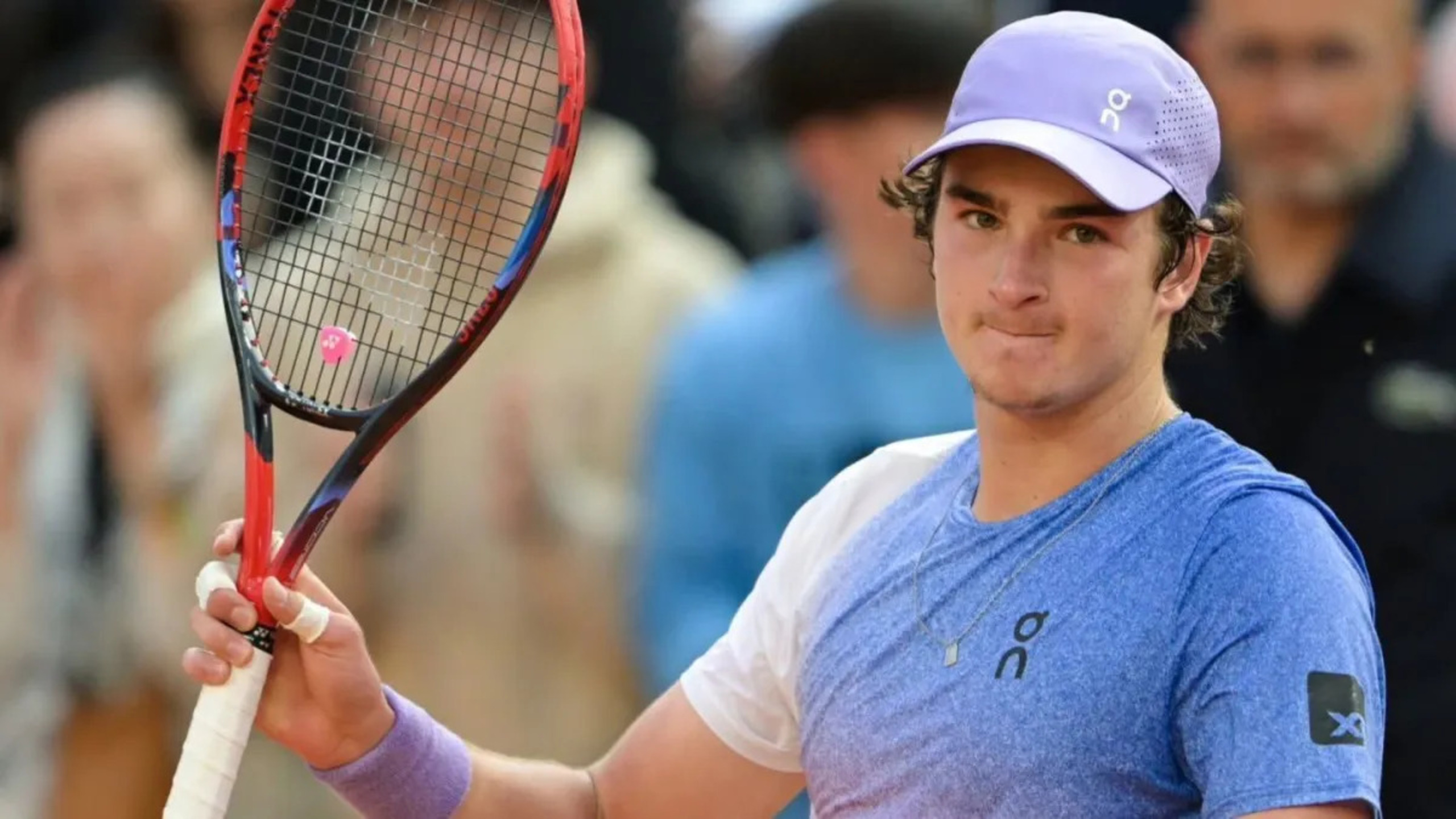 João Fonseca vira sobre Djokovic em Roland Garros e conquista maior vitória da carreira