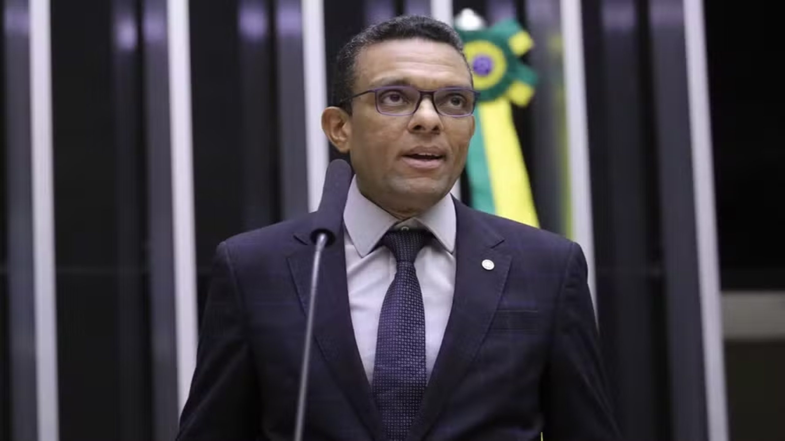 Otoni cobra redução no preço do botijão ao defender programa Gás do Povo; vídeo