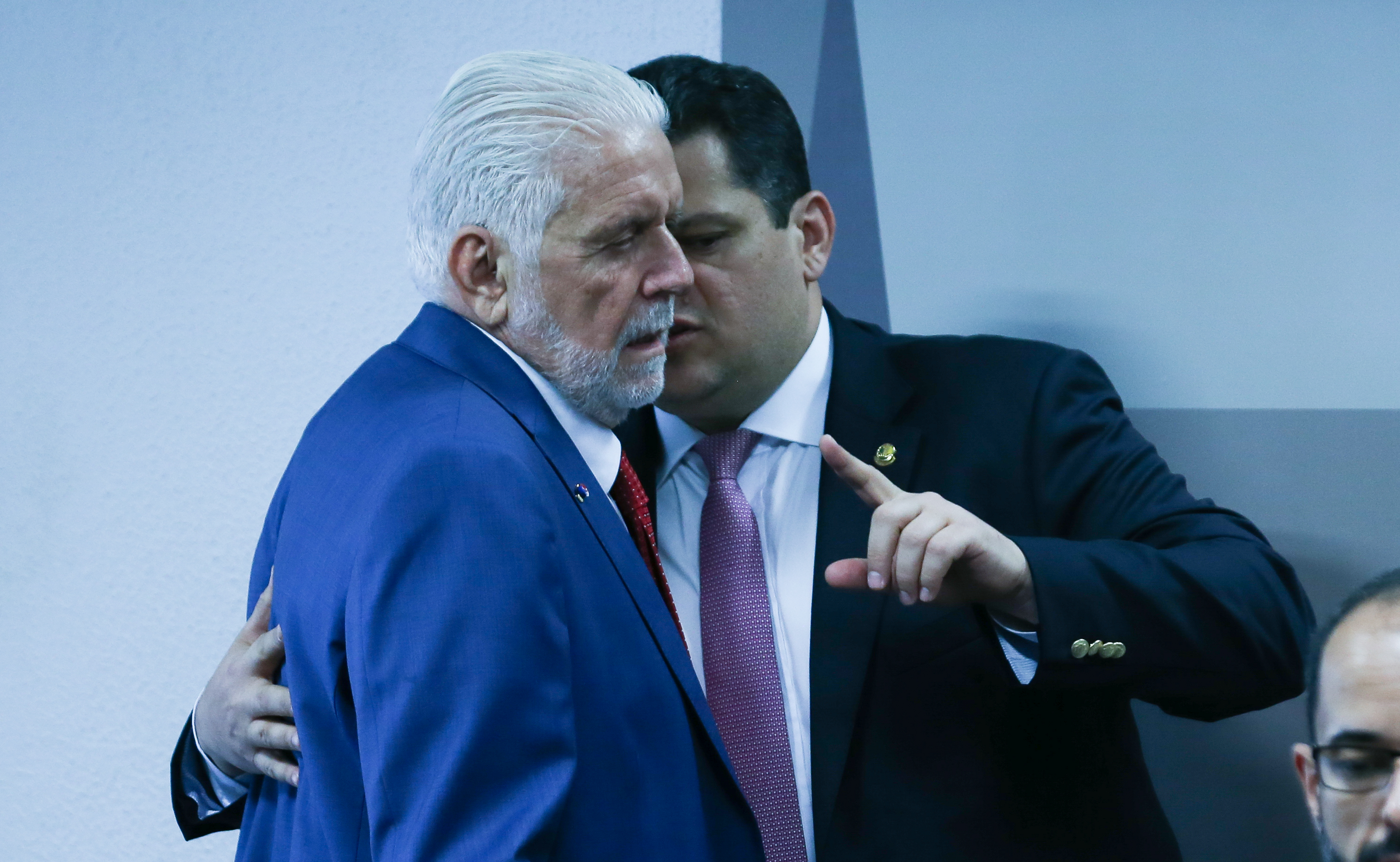 Wagner diz que rejeição de Messias ao STF virou ‘cacetada’ em Lula e expõe crise com Alcolumbre